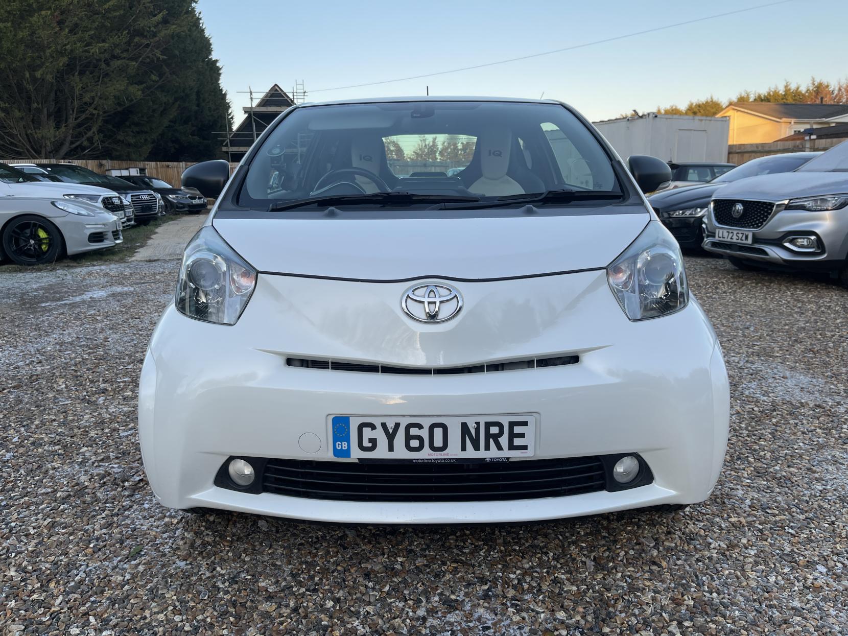 Toyota iQ 1.0 VVT-i 2 Hatchback 3dr Petrol Manual Euro 4 (68 bhp)