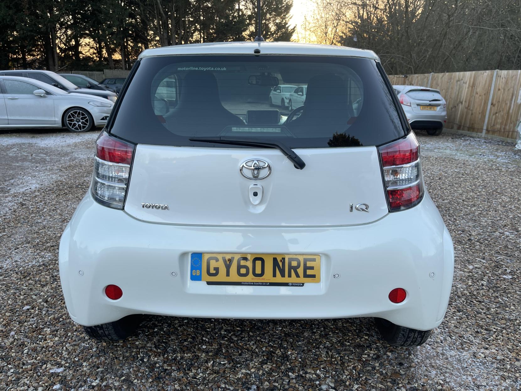 Toyota iQ 1.0 VVT-i 2 Hatchback 3dr Petrol Manual Euro 4 (68 bhp)