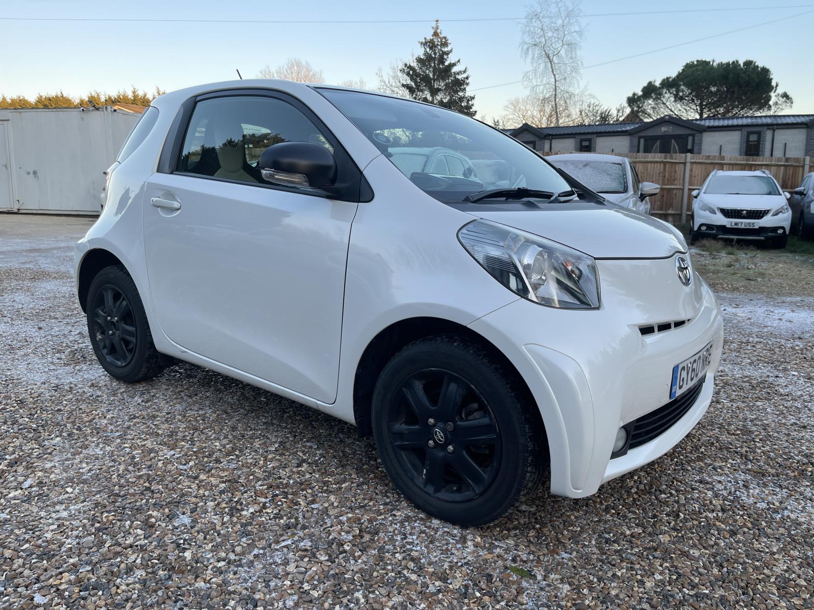 Toyota iQ 1.0 VVT-i 2 Hatchback 3dr Petrol Manual Euro 4 (68 bhp)