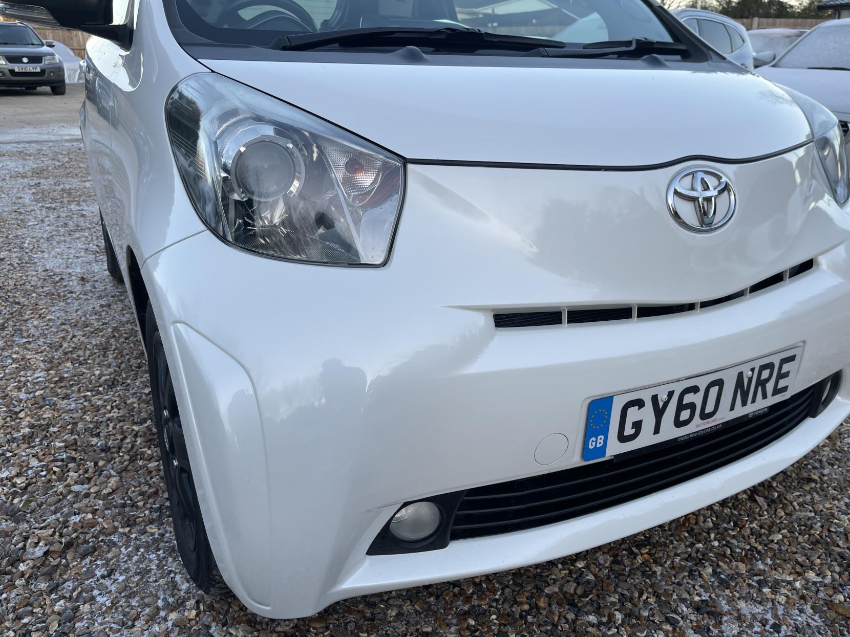 Toyota iQ 1.0 VVT-i 2 Hatchback 3dr Petrol Manual Euro 4 (68 bhp)