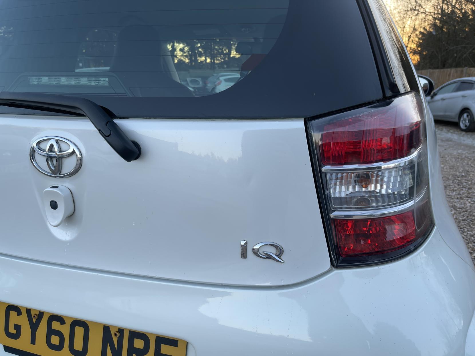 Toyota iQ 1.0 VVT-i 2 Hatchback 3dr Petrol Manual Euro 4 (68 bhp)