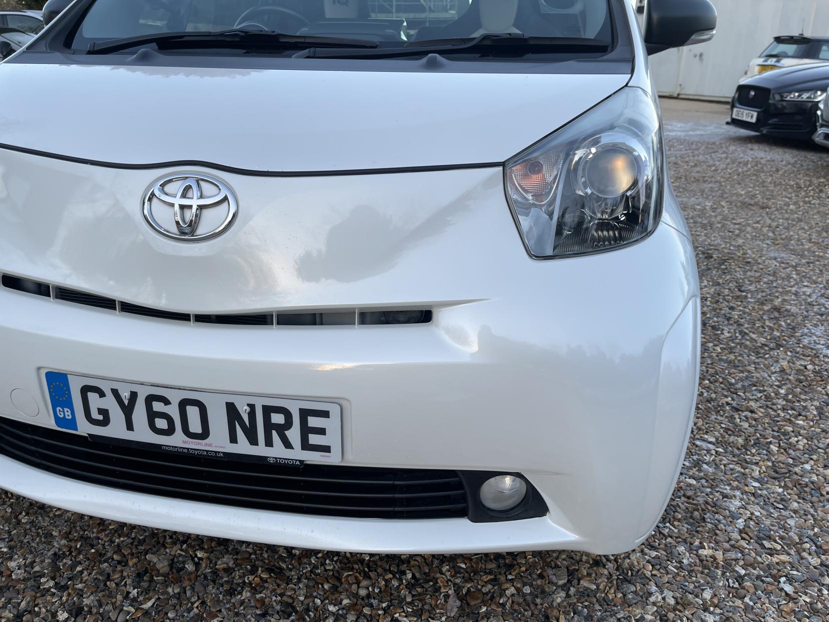 Toyota iQ 1.0 VVT-i 2 Hatchback 3dr Petrol Manual Euro 4 (68 bhp)