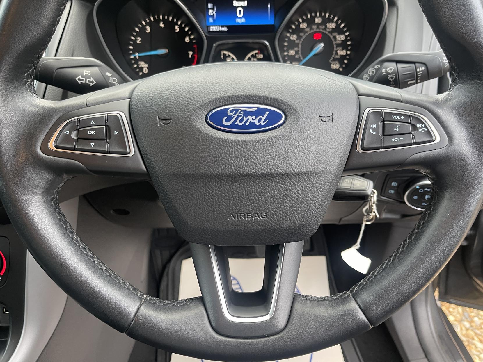 Ford Focus 1.0T EcoBoost Zetec Hatchback 5dr Petrol Manual Euro 6 (s/s) (125 ps)