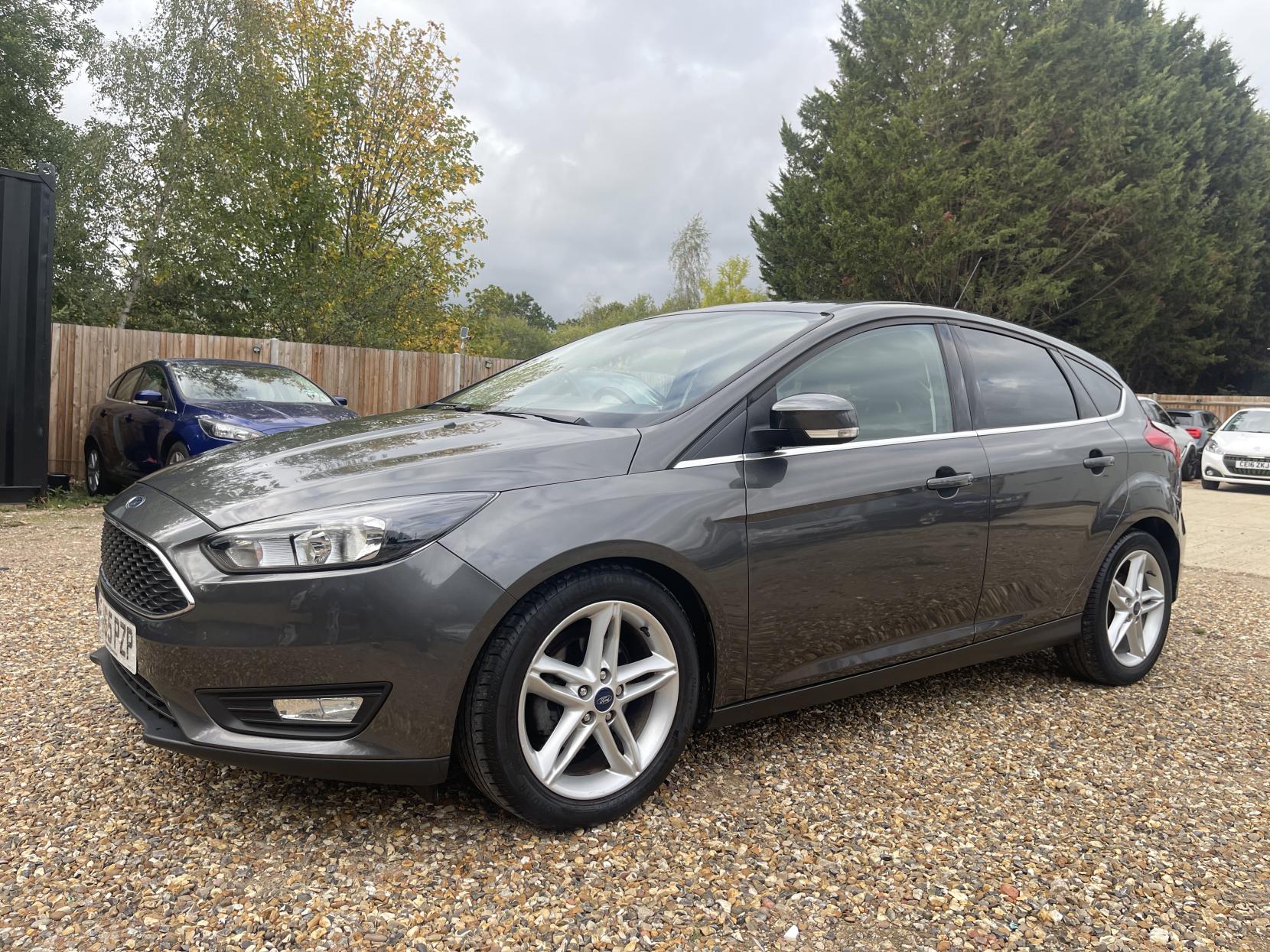 Ford Focus 1.0T EcoBoost Zetec Hatchback 5dr Petrol Manual Euro 6 (s/s) (125 ps)