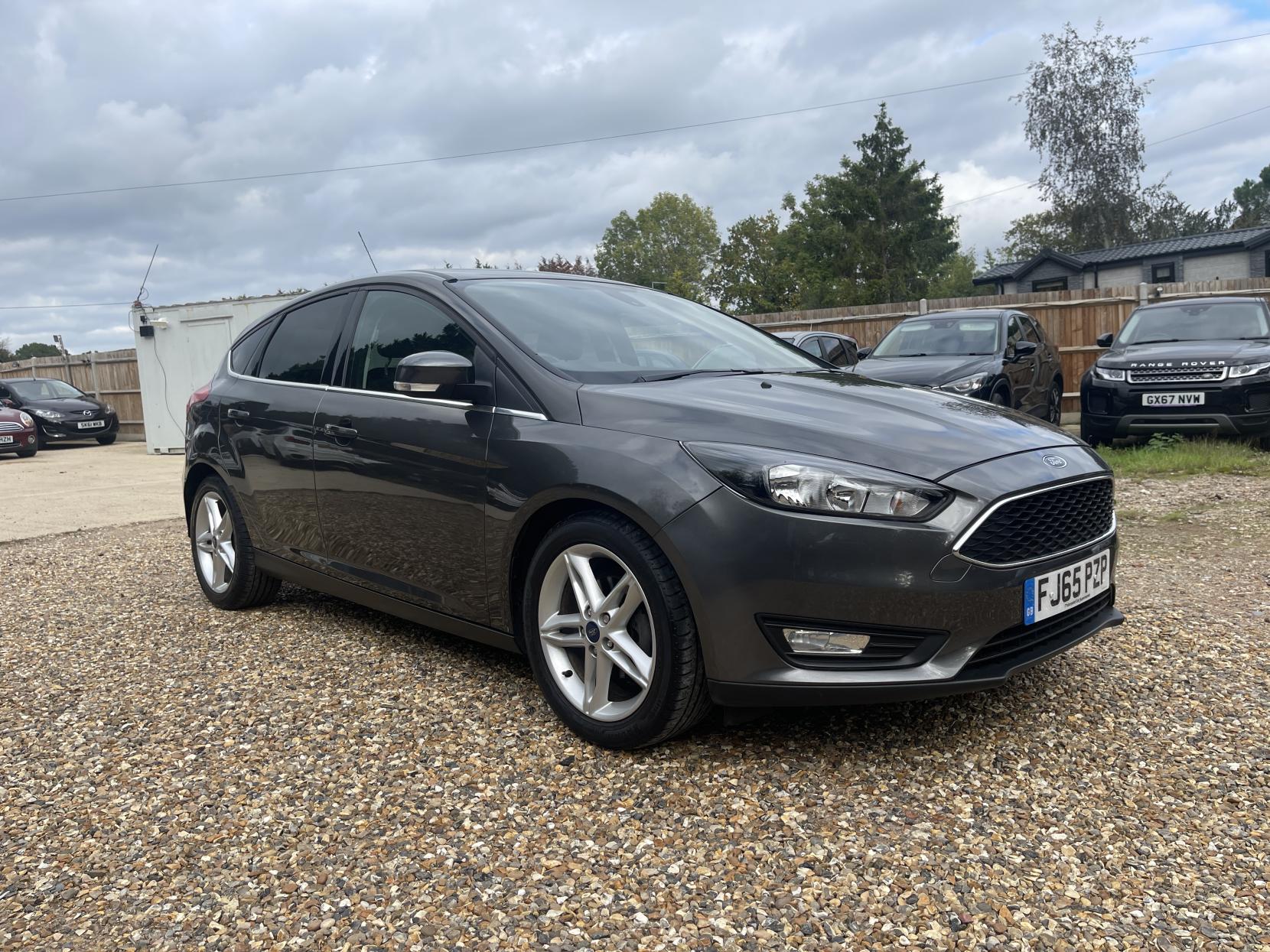 Ford Focus 1.0T EcoBoost Zetec Hatchback 5dr Petrol Manual Euro 6 (s/s) (125 ps)