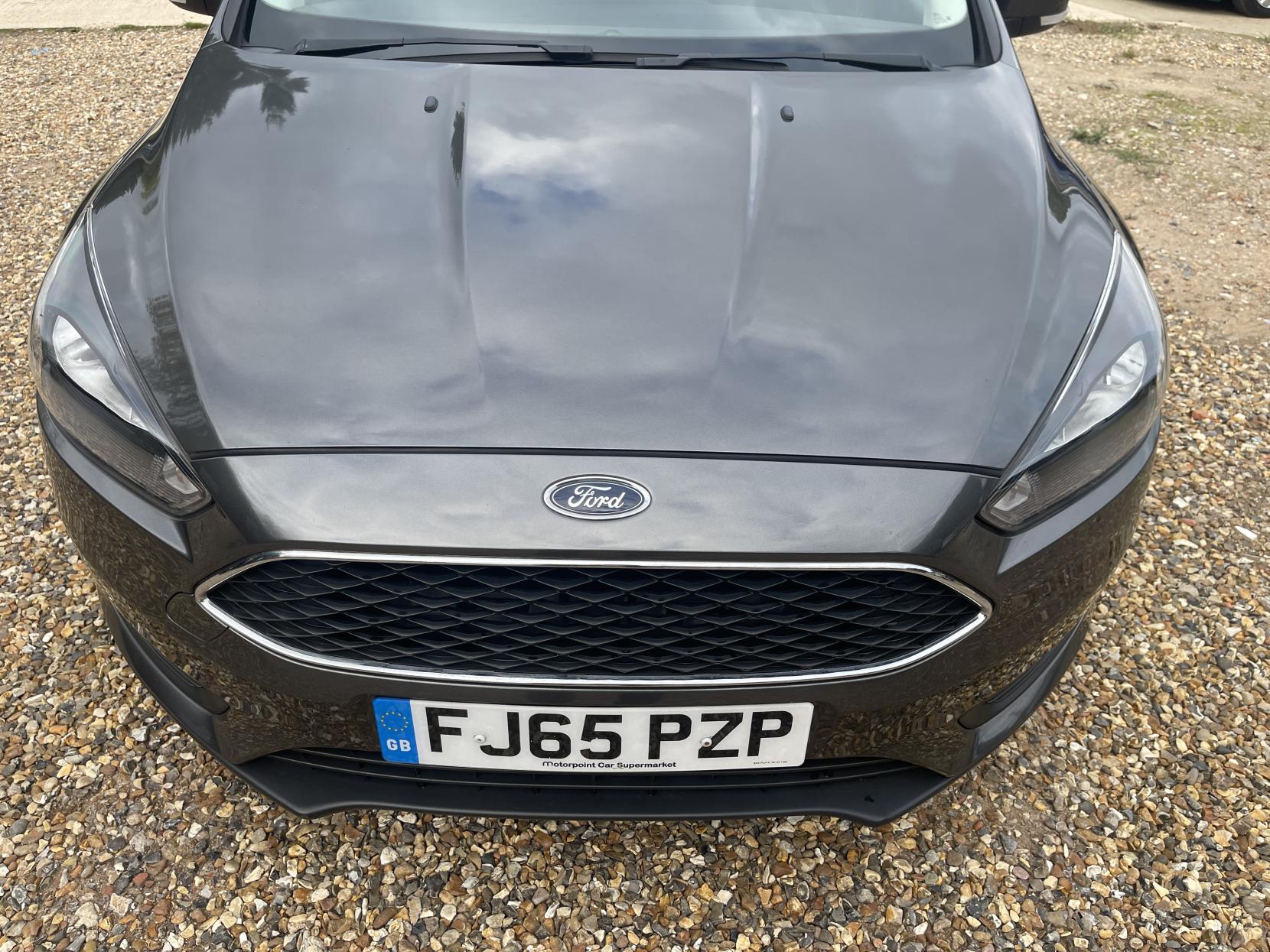 Ford Focus 1.0T EcoBoost Zetec Hatchback 5dr Petrol Manual Euro 6 (s/s) (125 ps)