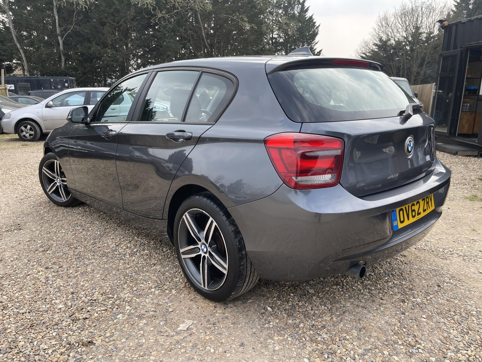BMW 1 Series 1.6 114i Sport Hatchback 5dr Petrol Manual Euro 5 (s/s) (102 ps)