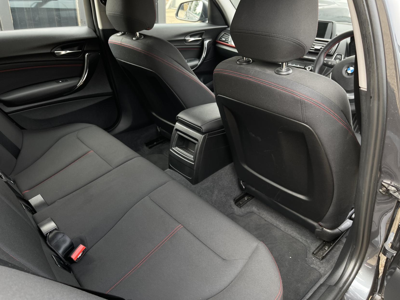 BMW 1 Series 1.6 114i Sport Hatchback 5dr Petrol Manual Euro 5 (s/s) (102 ps)