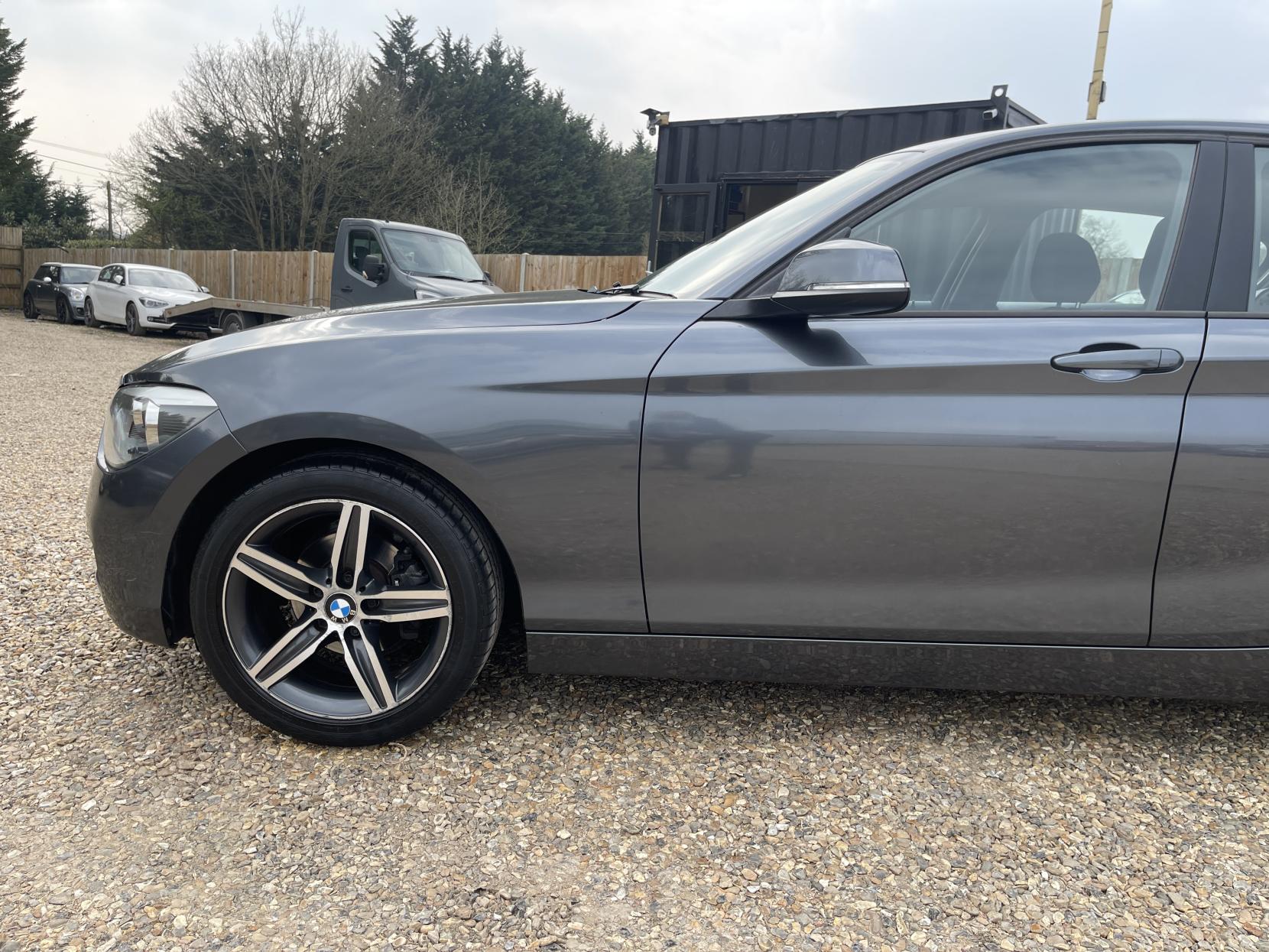 BMW 1 Series 1.6 114i Sport Hatchback 5dr Petrol Manual Euro 5 (s/s) (102 ps)