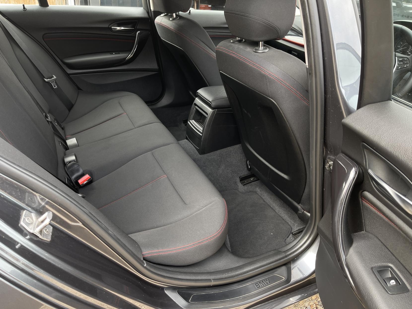 BMW 1 Series 1.6 114i Sport Hatchback 5dr Petrol Manual Euro 5 (s/s) (102 ps)