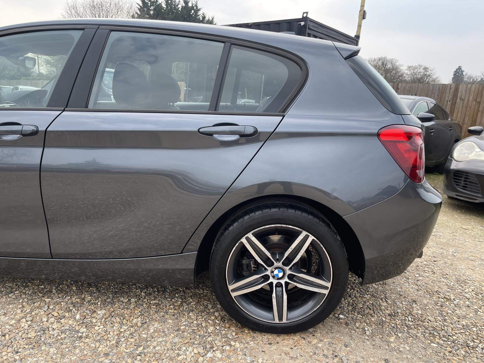 BMW 1 Series 1.6 114i Sport Hatchback 5dr Petrol Manual Euro 5 (s/s) (102 ps)