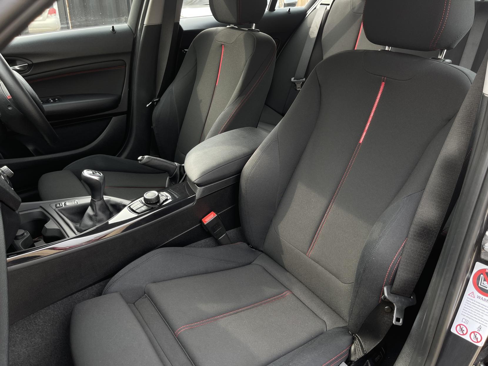 BMW 1 Series 1.6 114i Sport Hatchback 5dr Petrol Manual Euro 5 (s/s) (102 ps)