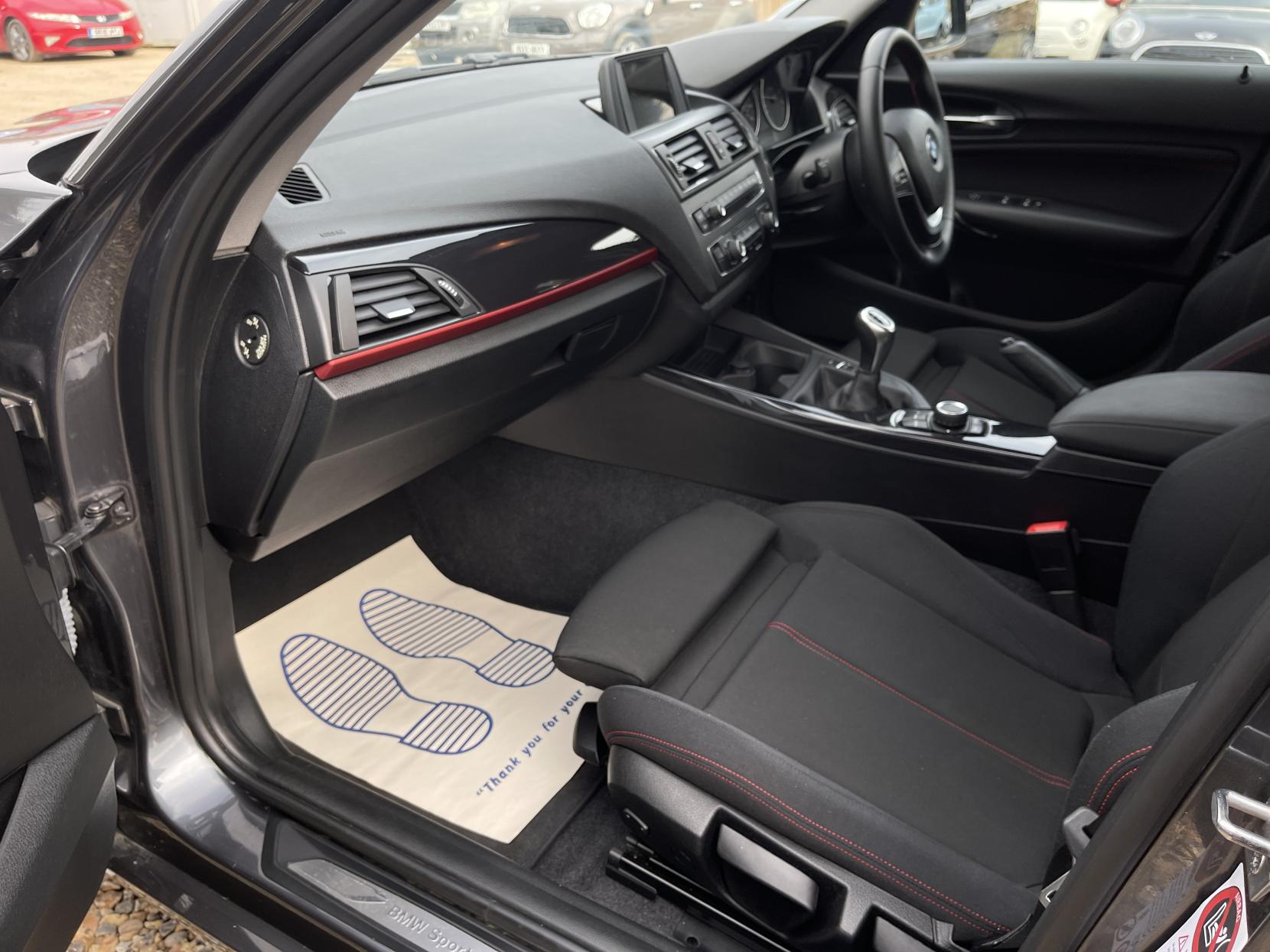 BMW 1 Series 1.6 114i Sport Hatchback 5dr Petrol Manual Euro 5 (s/s) (102 ps)