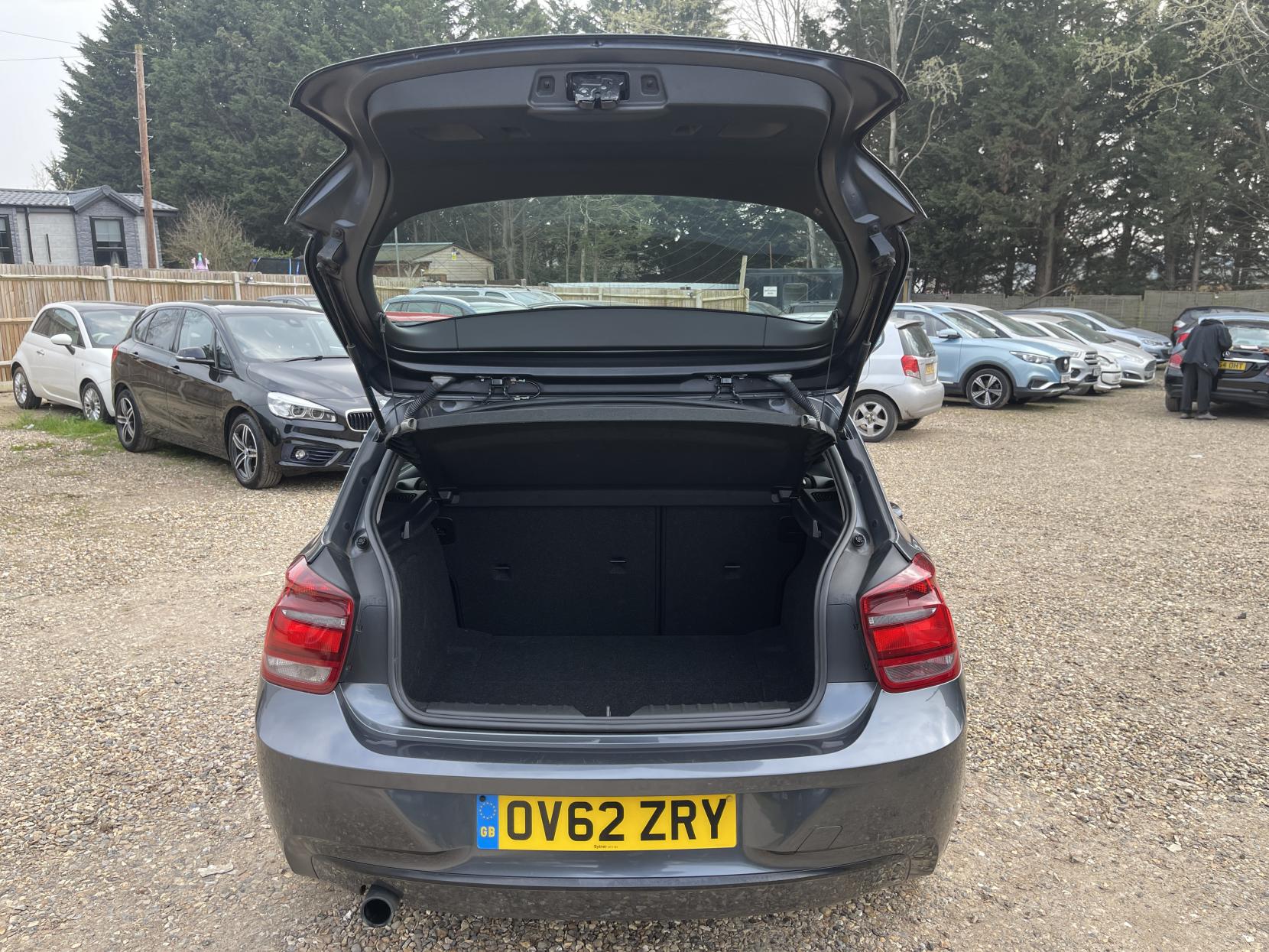 BMW 1 Series 1.6 114i Sport Hatchback 5dr Petrol Manual Euro 5 (s/s) (102 ps)