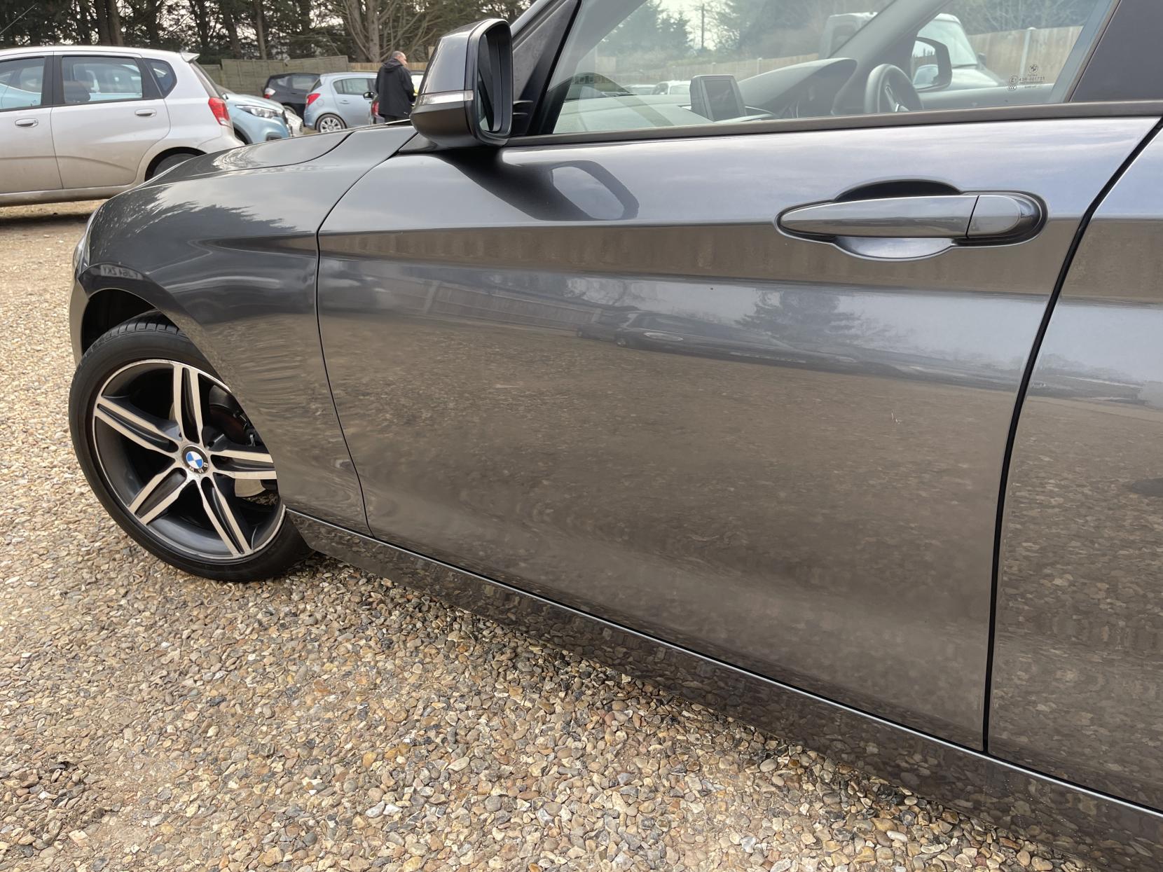 BMW 1 Series 1.6 114i Sport Hatchback 5dr Petrol Manual Euro 5 (s/s) (102 ps)