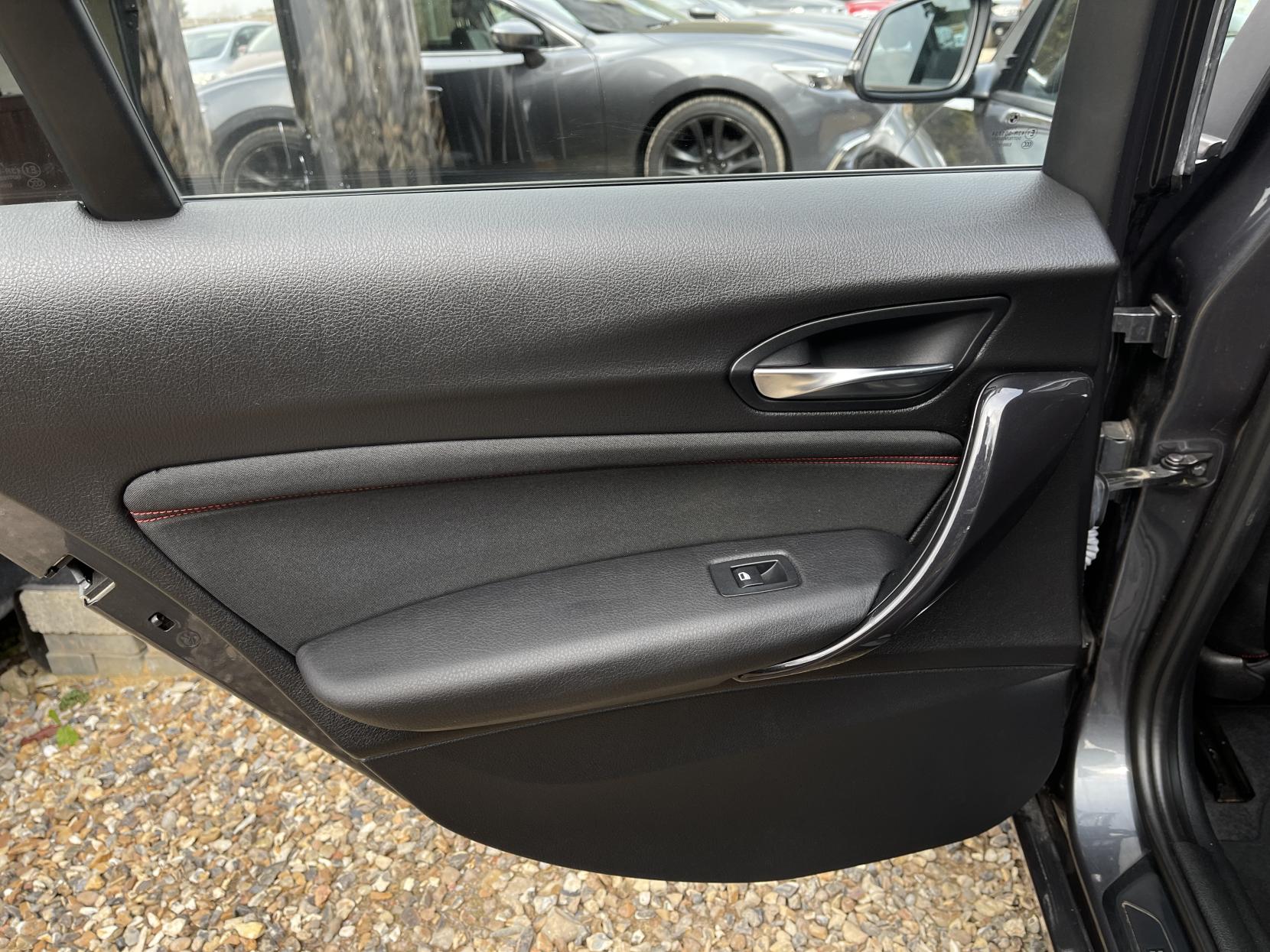 BMW 1 Series 1.6 114i Sport Hatchback 5dr Petrol Manual Euro 5 (s/s) (102 ps)