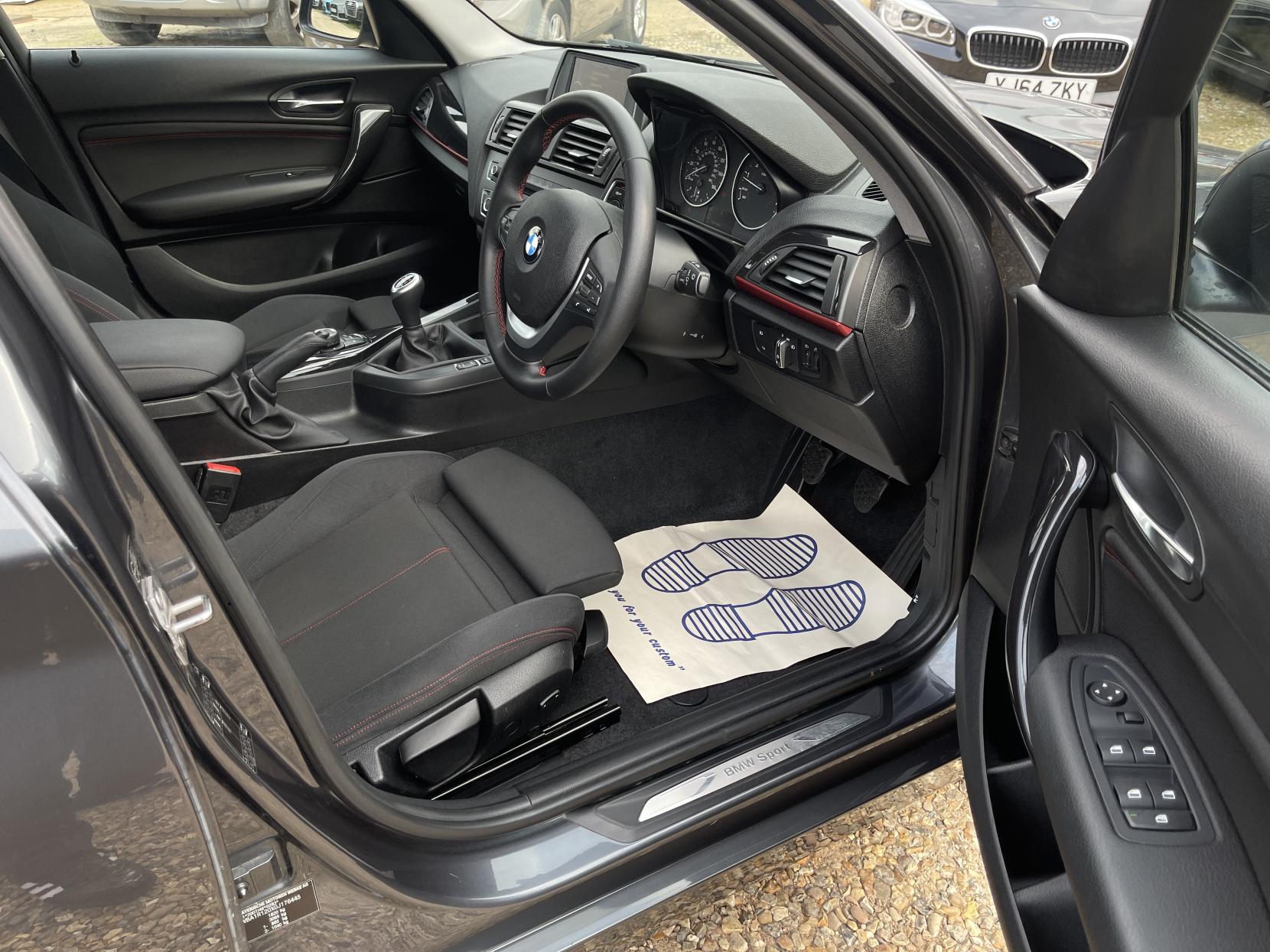 BMW 1 Series 1.6 114i Sport Hatchback 5dr Petrol Manual Euro 5 (s/s) (102 ps)