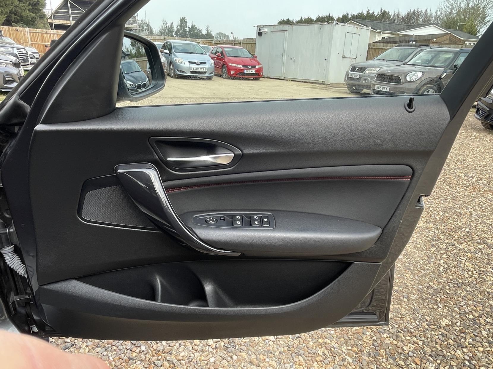 BMW 1 Series 1.6 114i Sport Hatchback 5dr Petrol Manual Euro 5 (s/s) (102 ps)