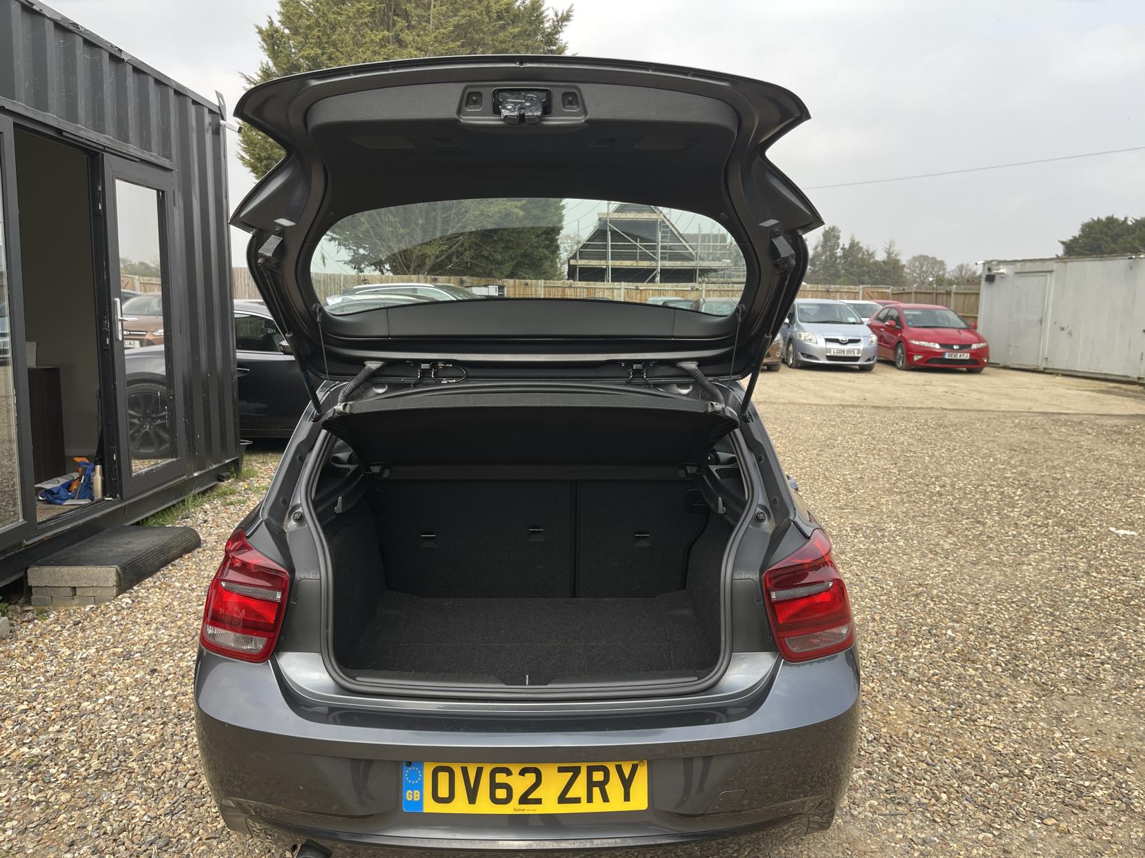 BMW 1 Series 1.6 114i Sport Hatchback 5dr Petrol Manual Euro 5 (s/s) (102 ps)