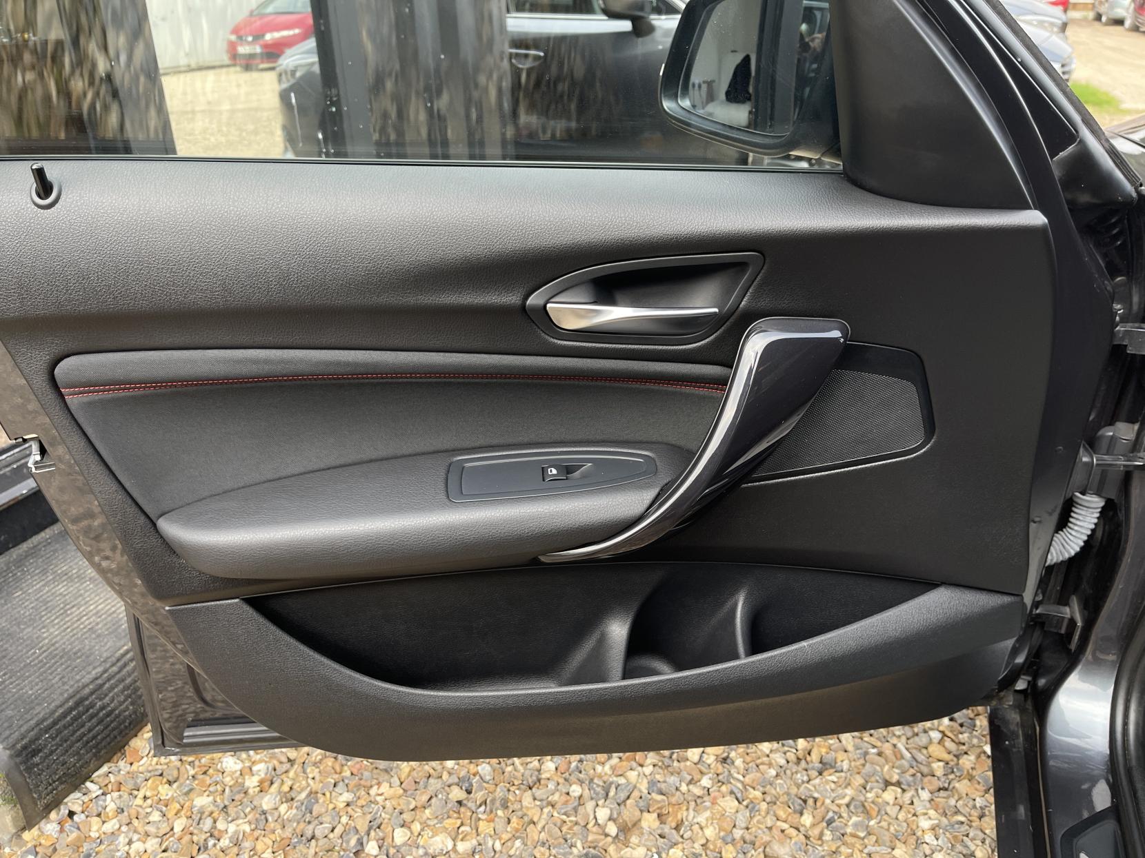 BMW 1 Series 1.6 114i Sport Hatchback 5dr Petrol Manual Euro 5 (s/s) (102 ps)