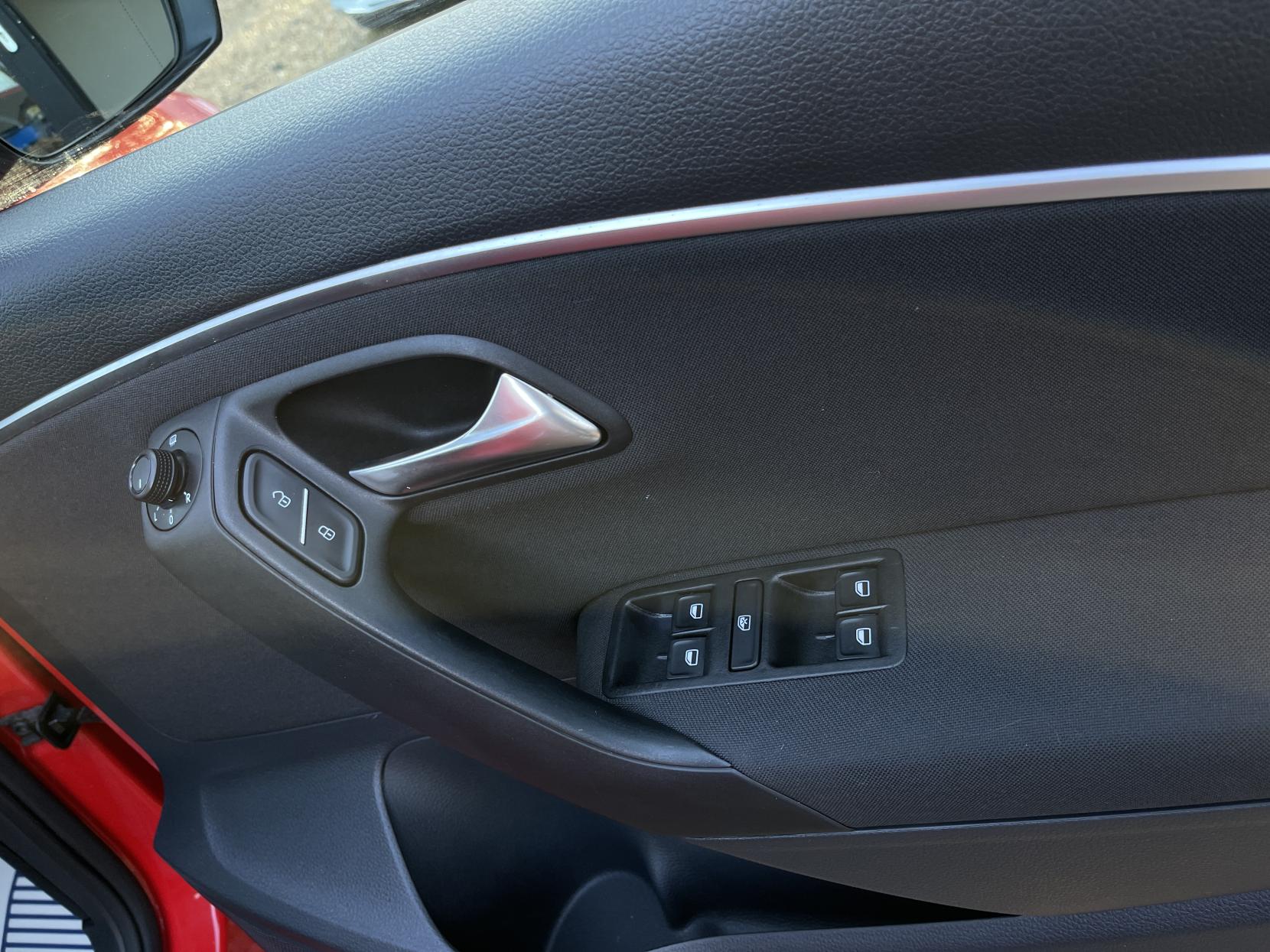 Volkswagen Polo 1.0 BlueMotion Tech SE Hatchback 5dr Petrol Manual Euro 6 (s/s) (75 ps)