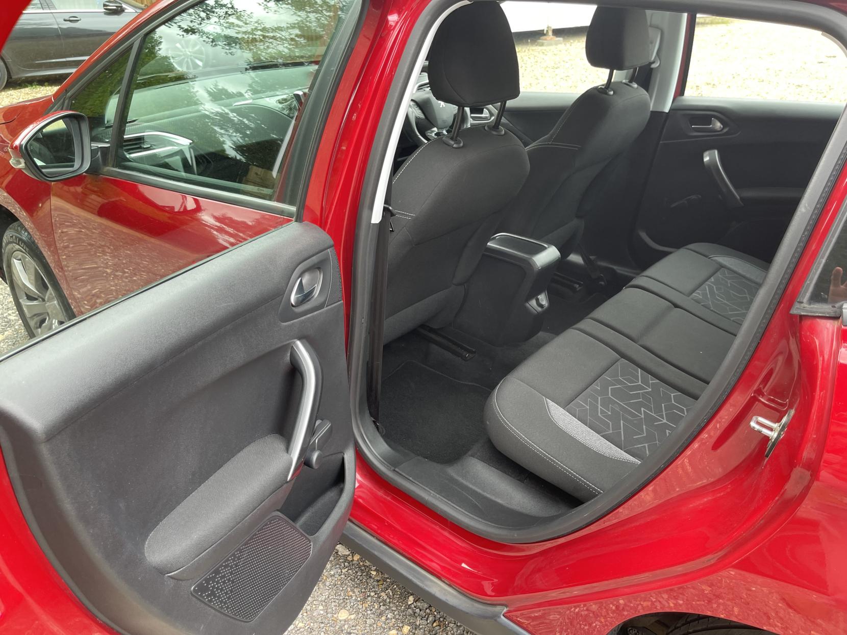 Peugeot 2008 1.2 PureTech Active SUV 5dr Petrol Manual Euro 6 (82 ps)