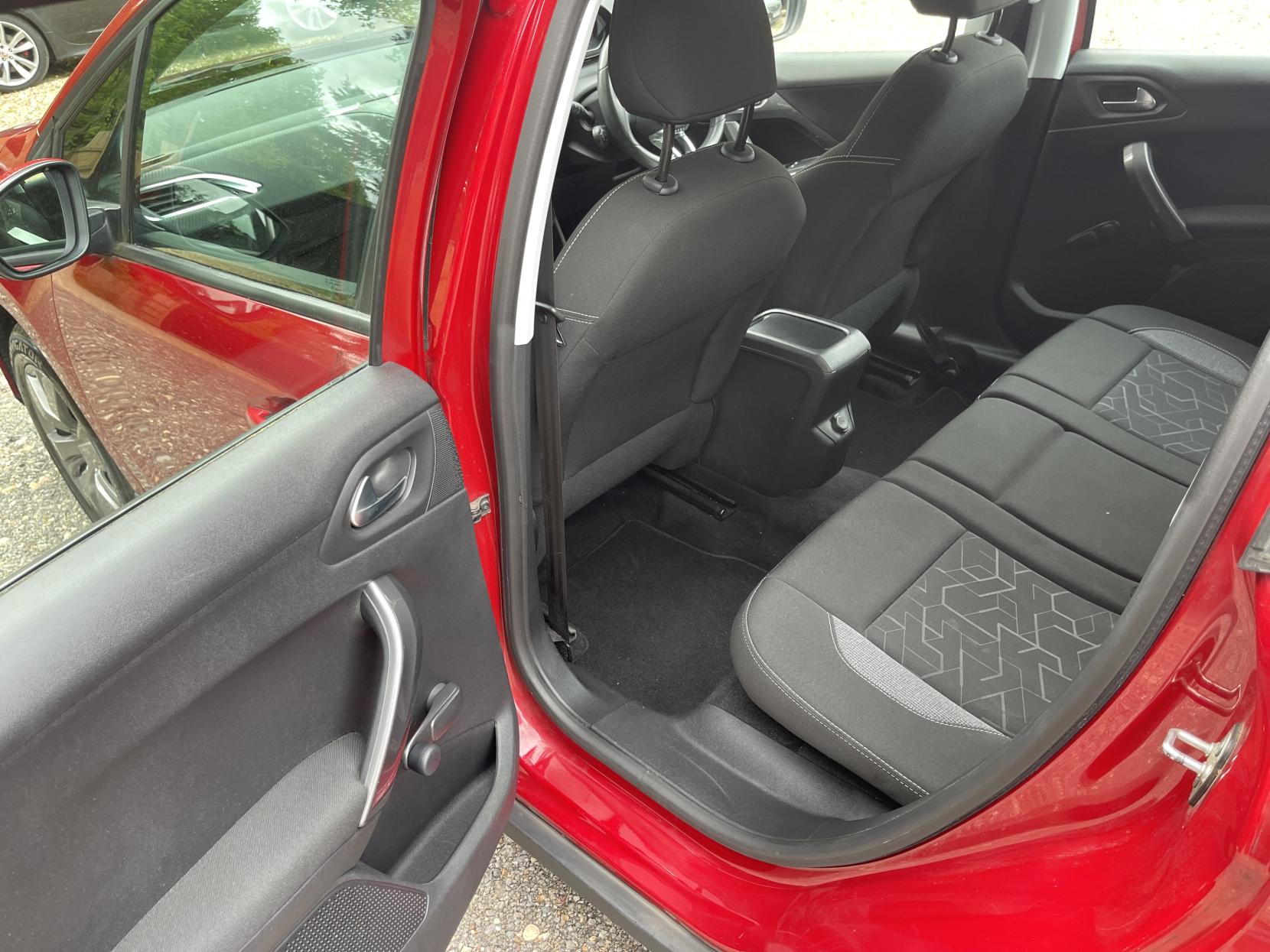 Peugeot 2008 1.2 PureTech Active SUV 5dr Petrol Manual Euro 6 (82 ps)