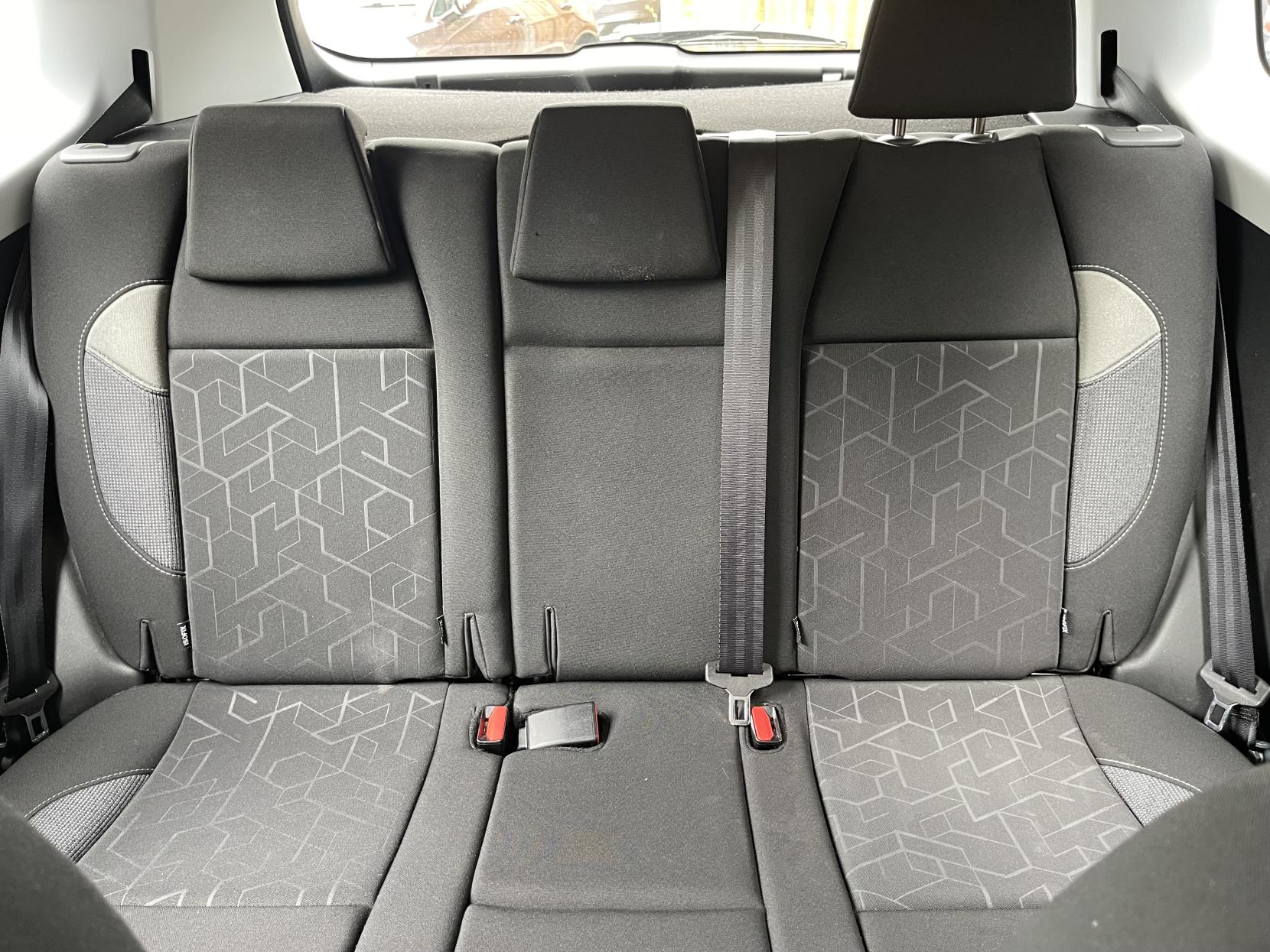 Peugeot 2008 1.2 PureTech Active SUV 5dr Petrol Manual Euro 6 (82 ps)