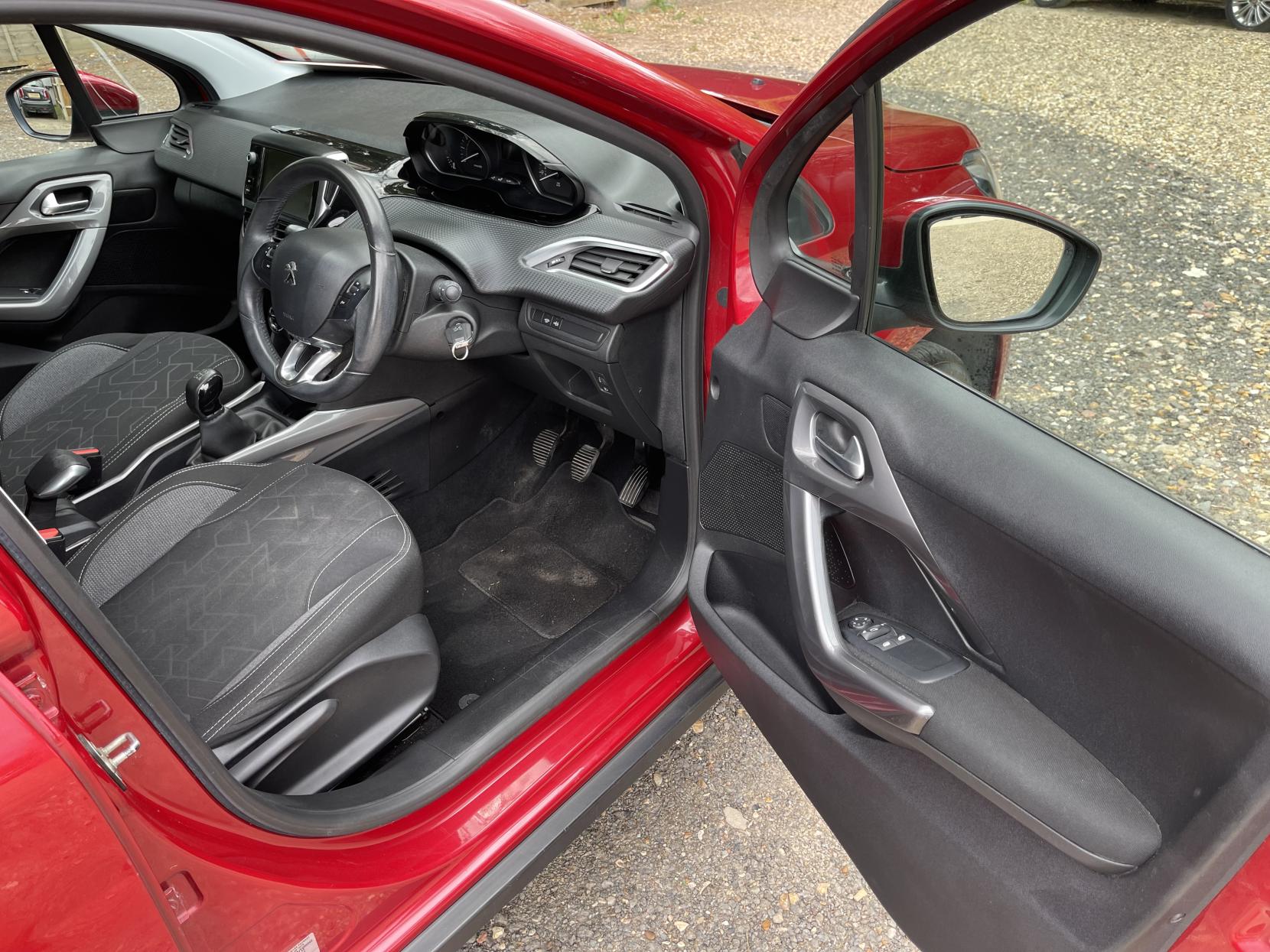 Peugeot 2008 1.2 PureTech Active SUV 5dr Petrol Manual Euro 6 (82 ps)