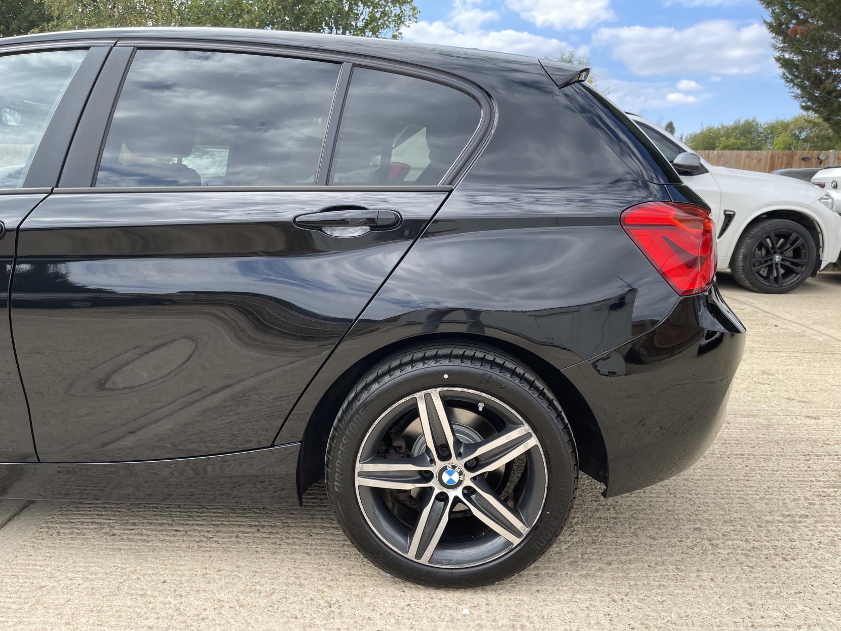 BMW 1 Series 1.5 118i Sport Hatchback 5dr Petrol Manual Euro 6 (s/s) (136 ps)