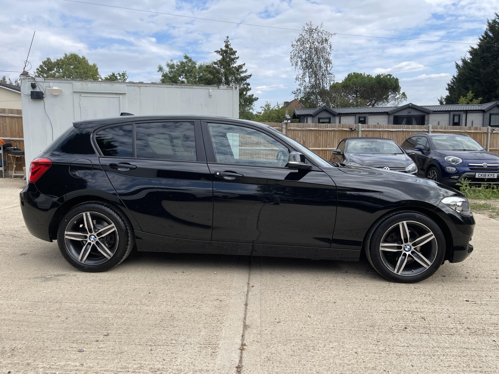 BMW 1 Series 1.5 118i Sport Hatchback 5dr Petrol Manual Euro 6 (s/s) (136 ps)