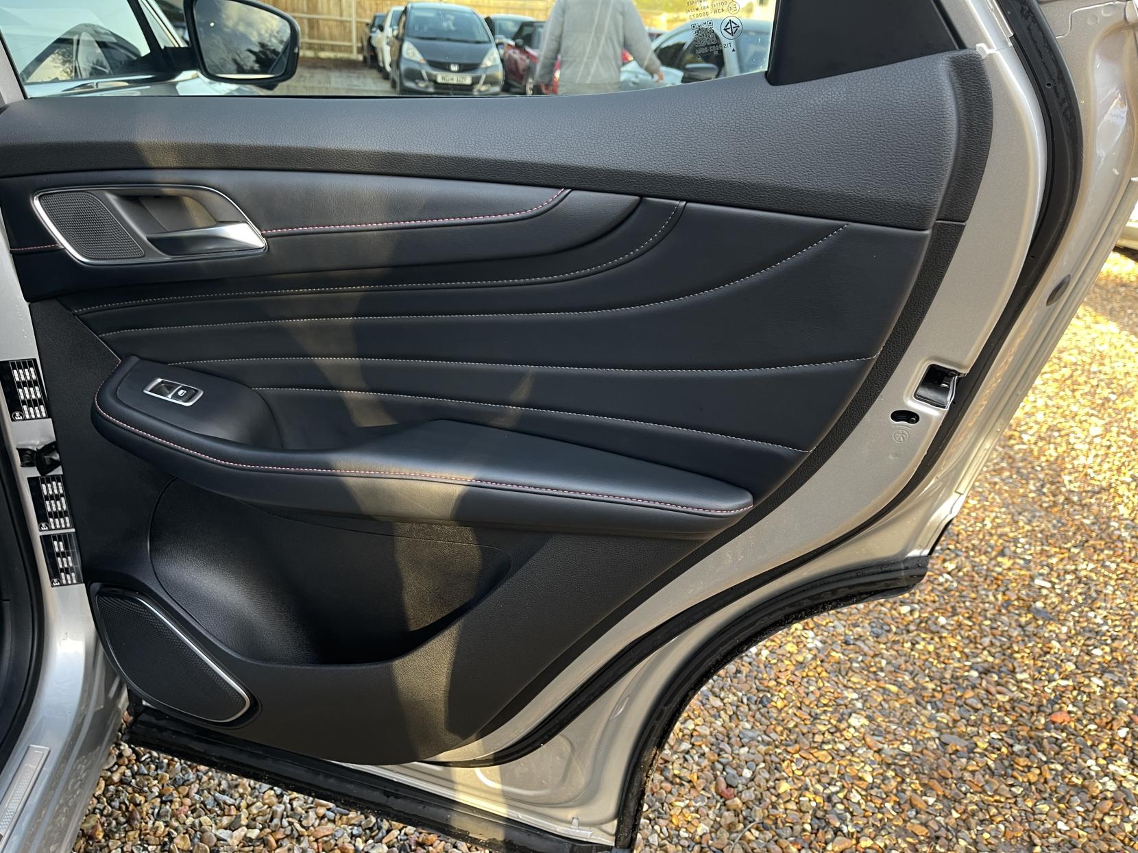 MG MG HS 1.5 T-GDI 16.6kWh Exclusive SUV 5dr Petrol Plug-in Hybrid Auto Euro 6 (s/s) (258 ps)