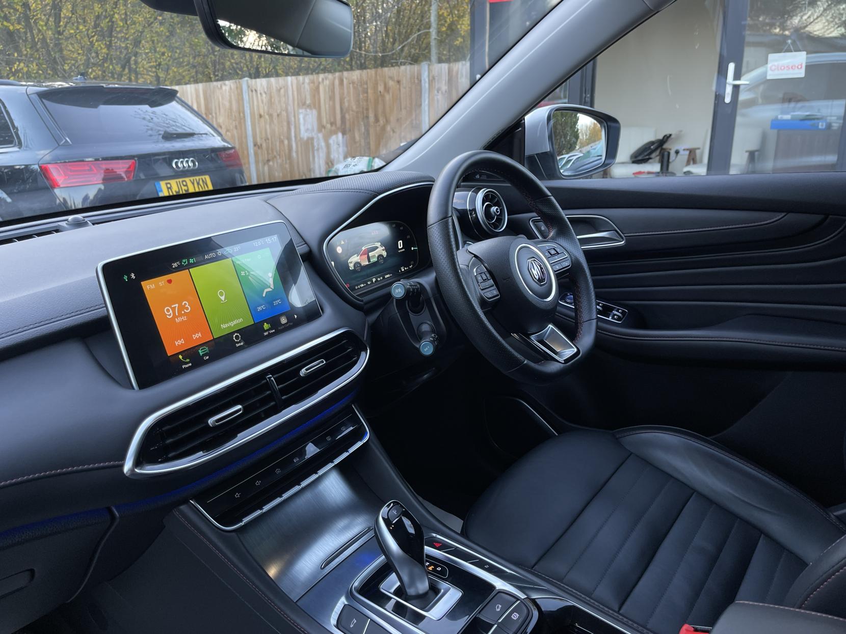 MG MG HS 1.5 T-GDI 16.6kWh Exclusive SUV 5dr Petrol Plug-in Hybrid Auto Euro 6 (s/s) (258 ps)