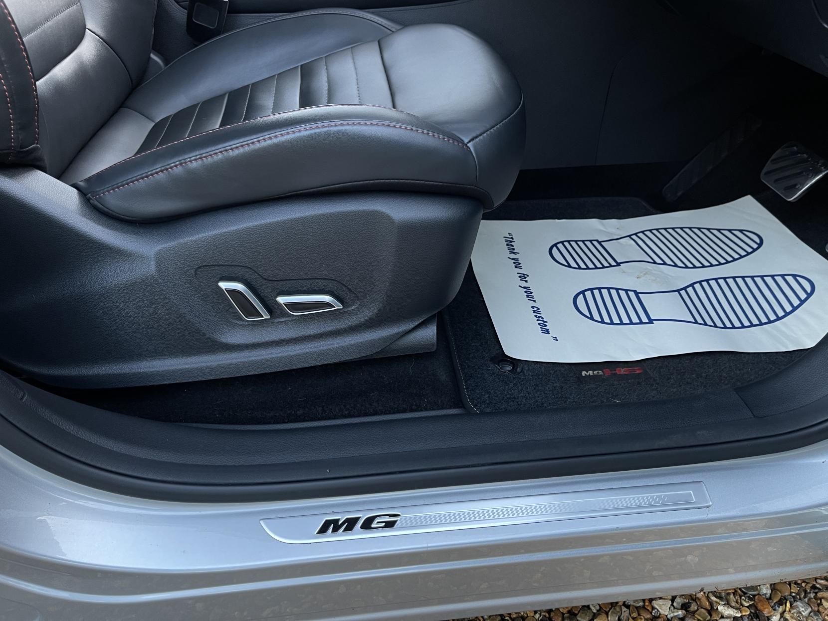 MG MG HS 1.5 T-GDI 16.6kWh Exclusive SUV 5dr Petrol Plug-in Hybrid Auto Euro 6 (s/s) (258 ps)