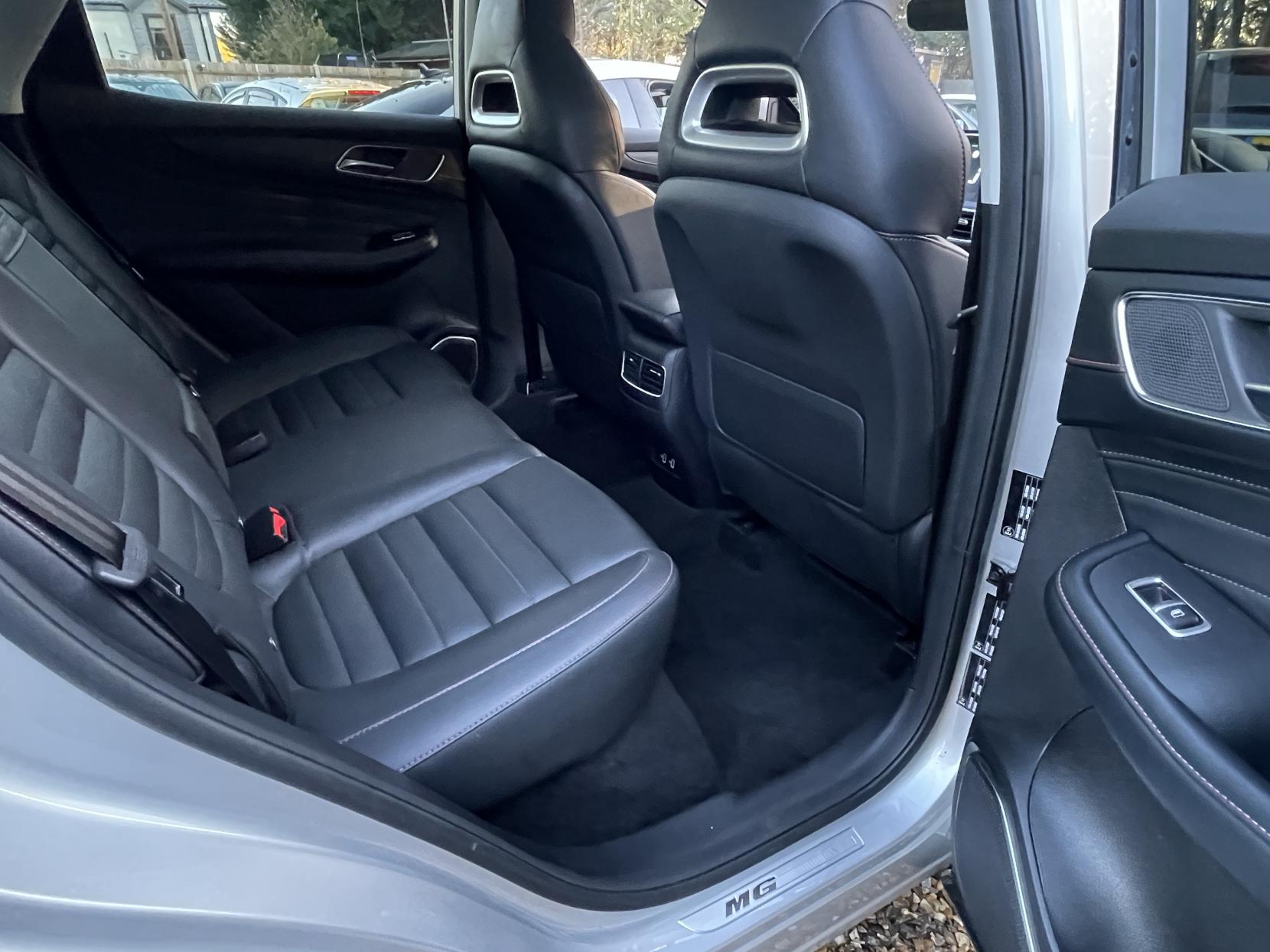 MG MG HS 1.5 T-GDI 16.6kWh Exclusive SUV 5dr Petrol Plug-in Hybrid Auto Euro 6 (s/s) (258 ps)