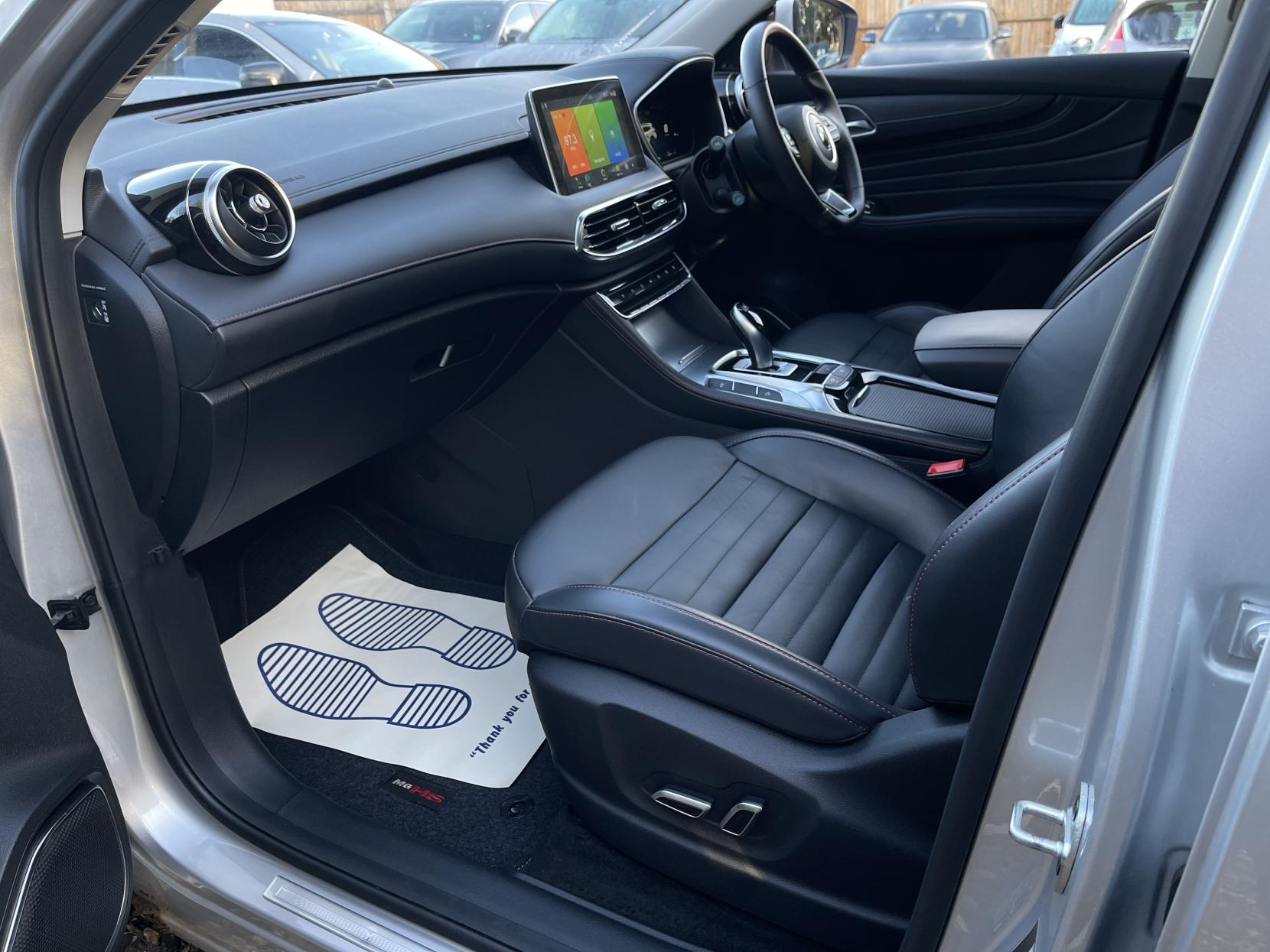 MG MG HS 1.5 T-GDI 16.6kWh Exclusive SUV 5dr Petrol Plug-in Hybrid Auto Euro 6 (s/s) (258 ps)