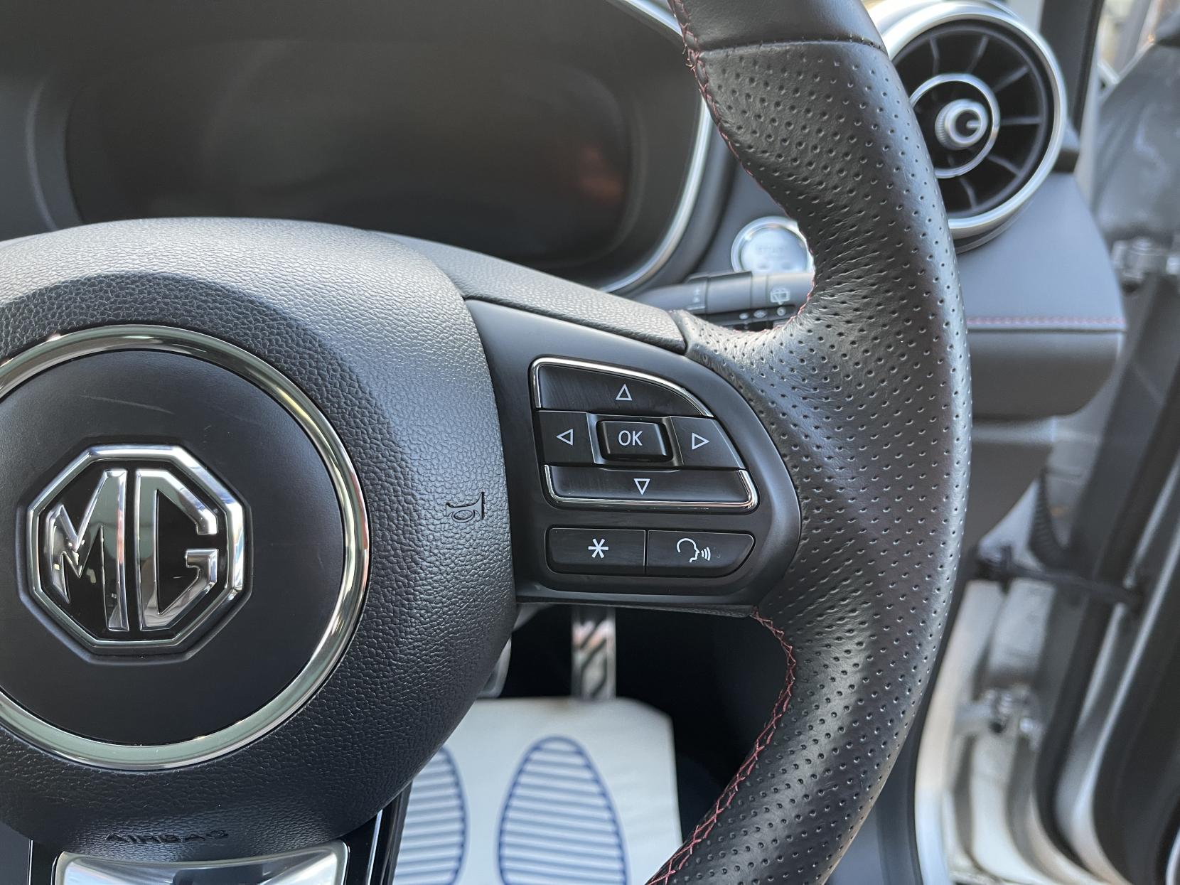 MG MG HS 1.5 T-GDI 16.6kWh Exclusive SUV 5dr Petrol Plug-in Hybrid Auto Euro 6 (s/s) (258 ps)