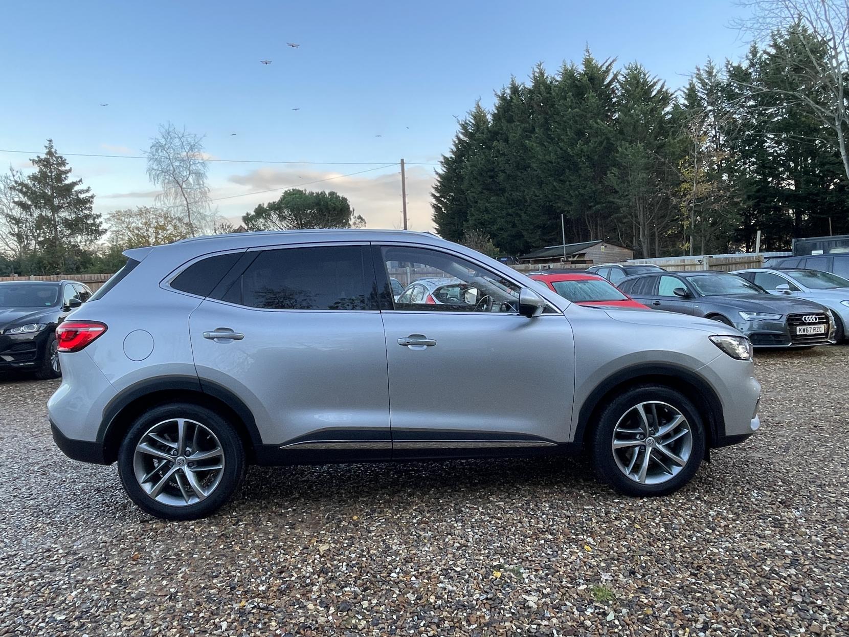 MG MG HS 1.5 T-GDI 16.6kWh Exclusive SUV 5dr Petrol Plug-in Hybrid Auto Euro 6 (s/s) (258 ps)