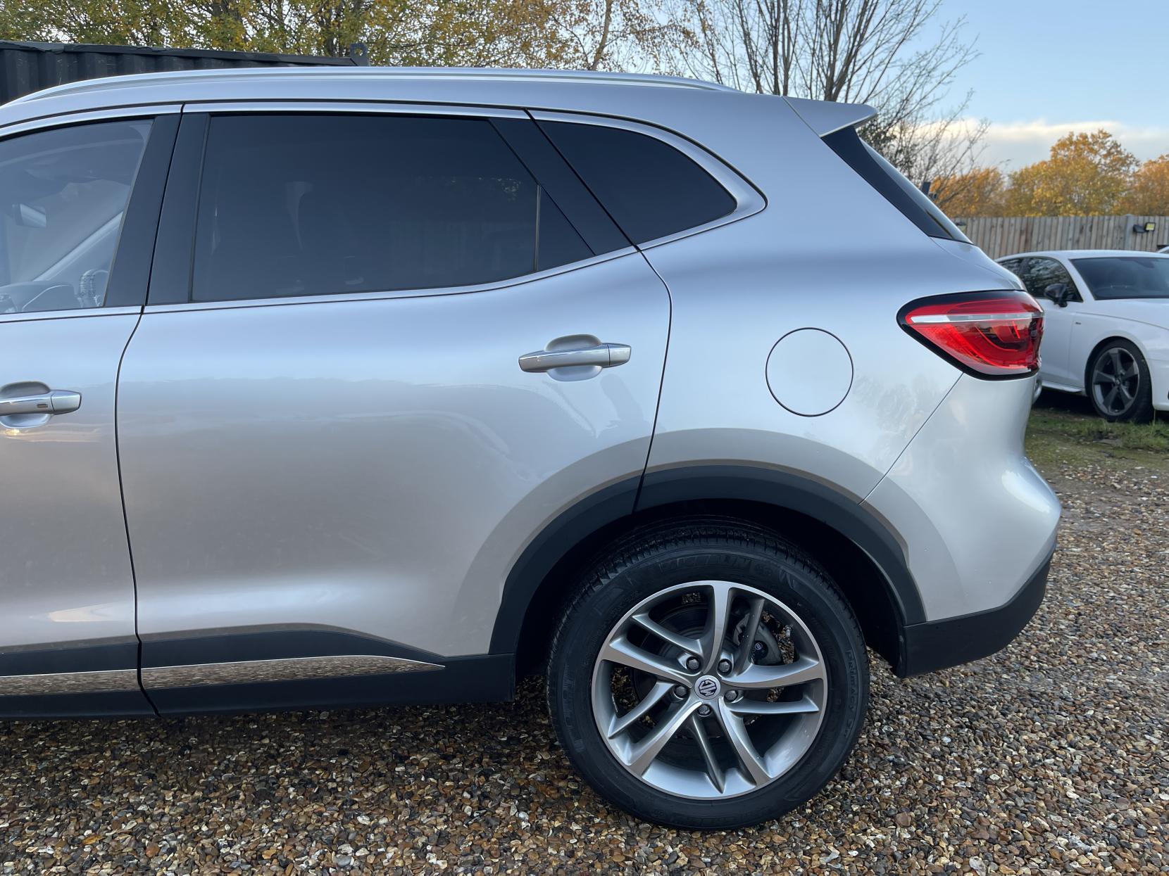 MG MG HS 1.5 T-GDI 16.6kWh Exclusive SUV 5dr Petrol Plug-in Hybrid Auto Euro 6 (s/s) (258 ps)