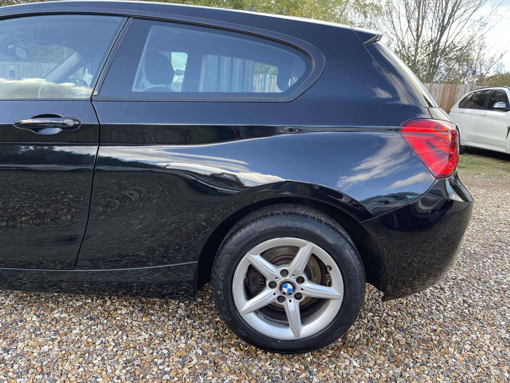 BMW 1 Series 1.6 118i SE Hatchback 3dr Petrol Manual Euro 6 (s/s) (136 ps)