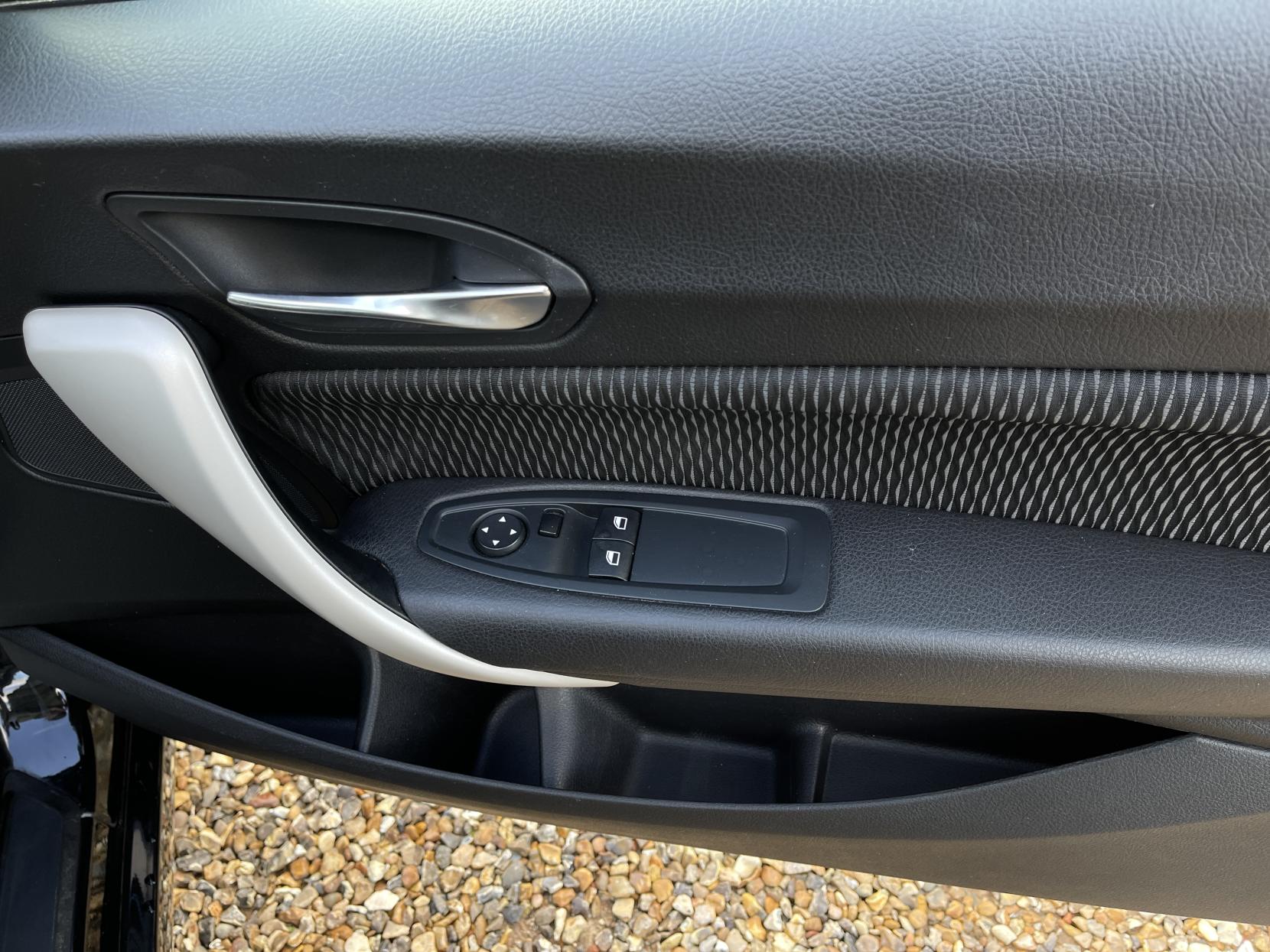 BMW 1 Series 1.6 118i SE Hatchback 3dr Petrol Manual Euro 6 (s/s) (136 ps)