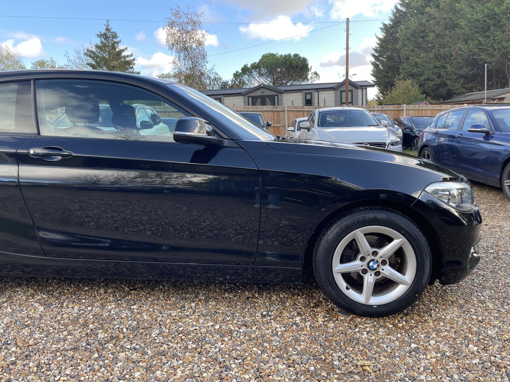 BMW 1 Series 1.6 118i SE Hatchback 3dr Petrol Manual Euro 6 (s/s) (136 ps)