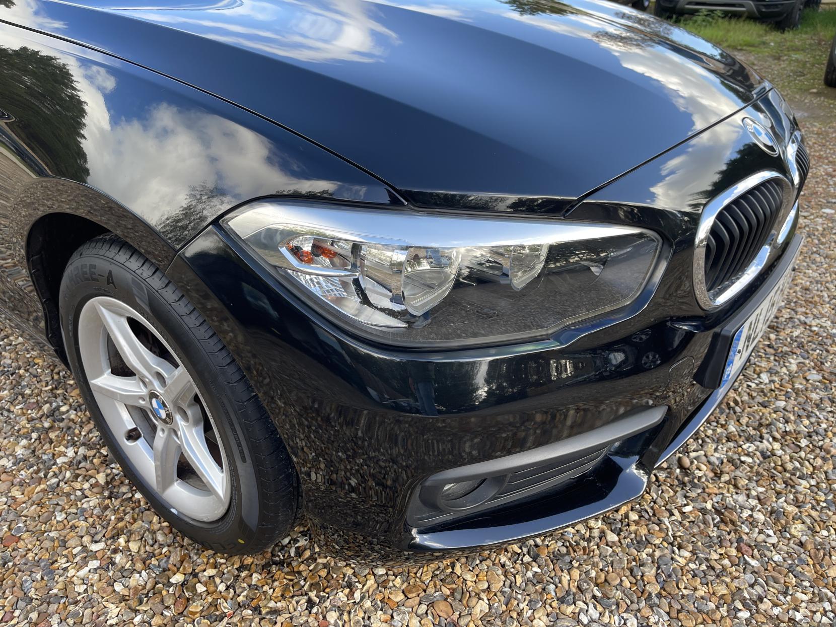 BMW 1 Series 1.6 118i SE Hatchback 3dr Petrol Manual Euro 6 (s/s) (136 ps)