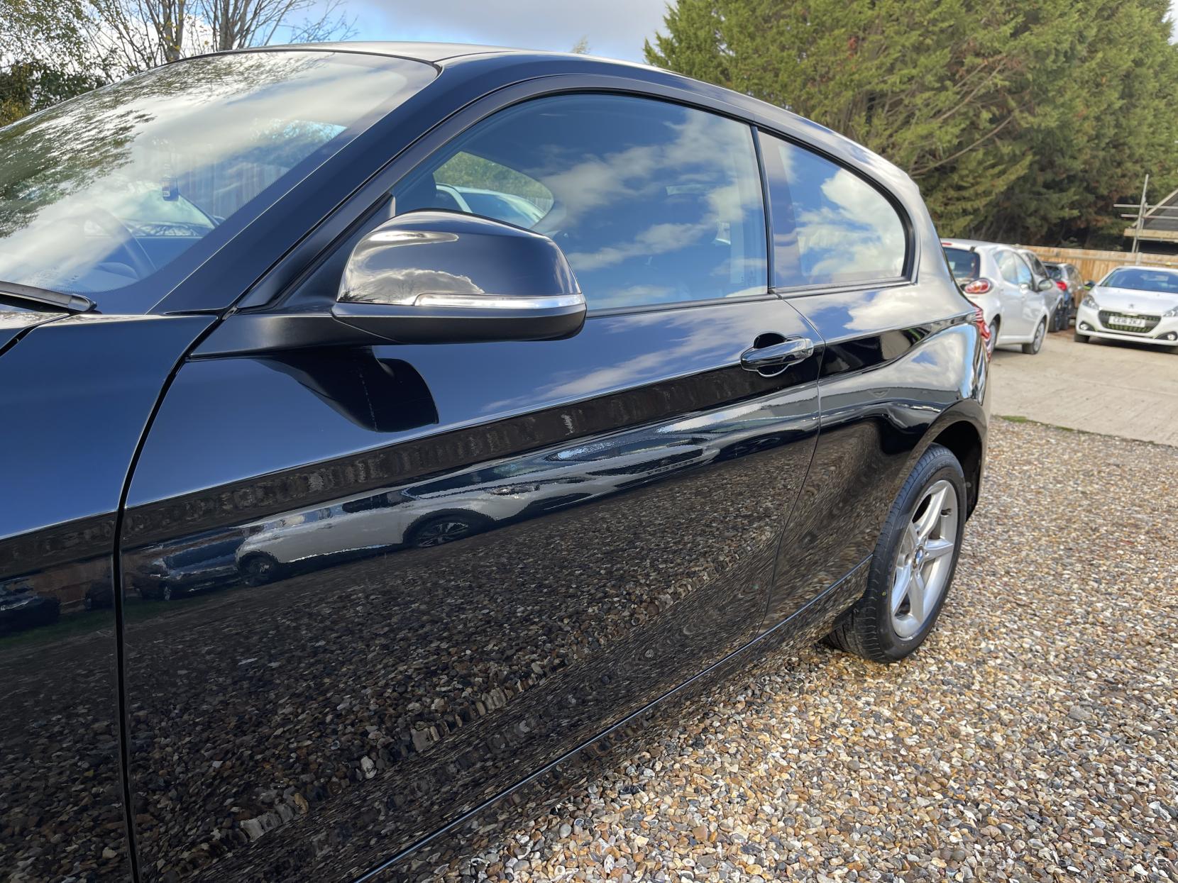 BMW 1 Series 1.6 118i SE Hatchback 3dr Petrol Manual Euro 6 (s/s) (136 ps)