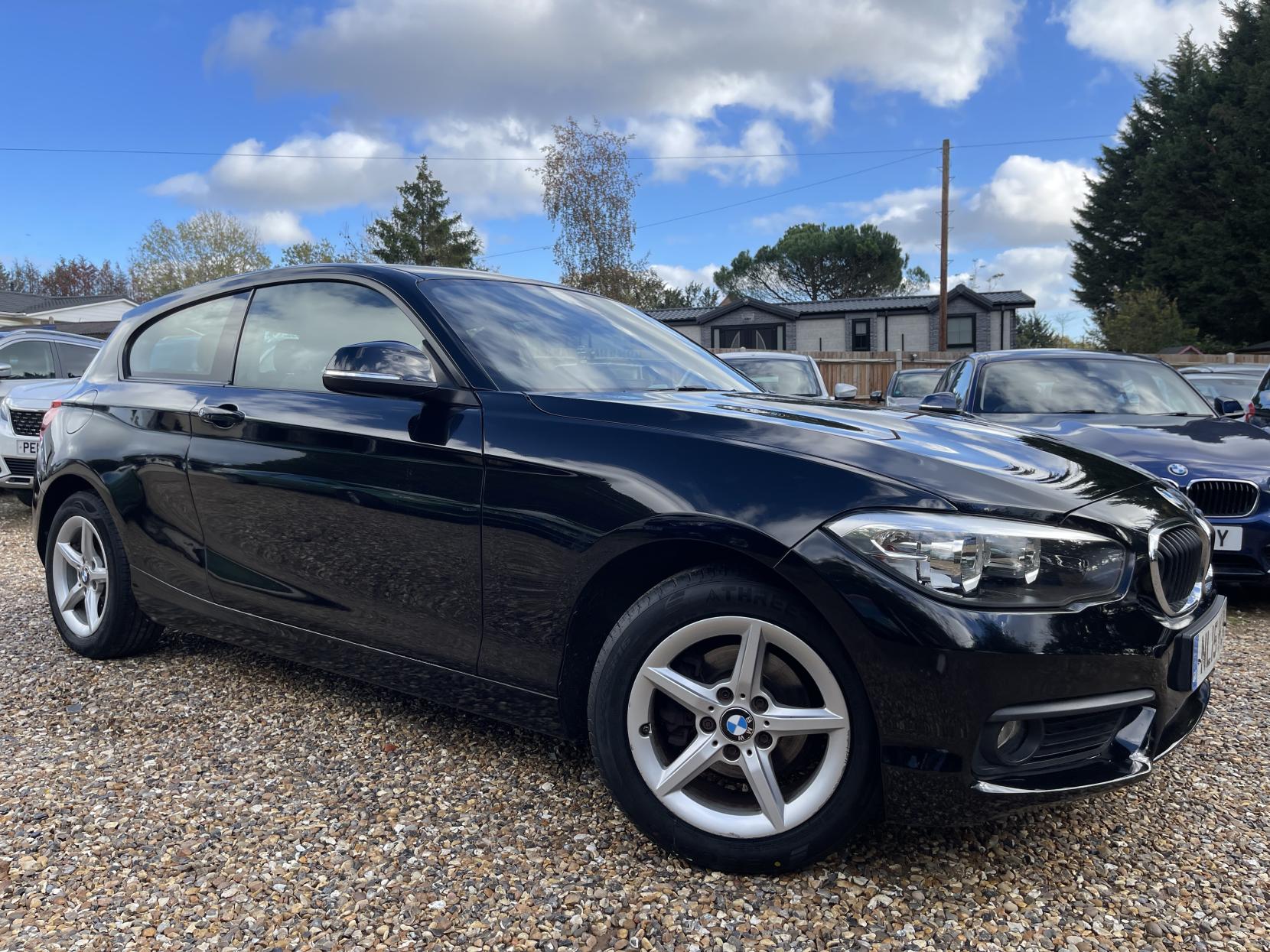 BMW 1 Series 1.6 118i SE Hatchback 3dr Petrol Manual Euro 6 (s/s) (136 ps)