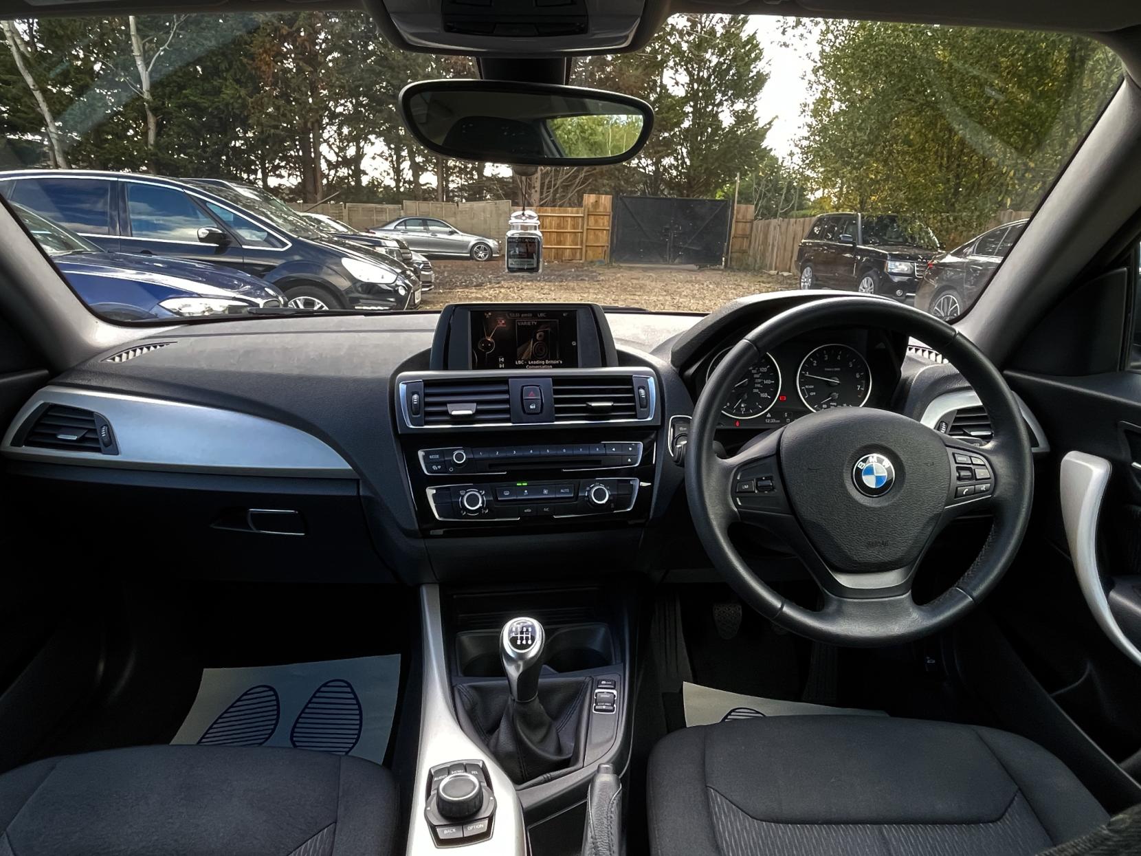 BMW 1 Series 1.6 118i SE Hatchback 3dr Petrol Manual Euro 6 (s/s) (136 ps)