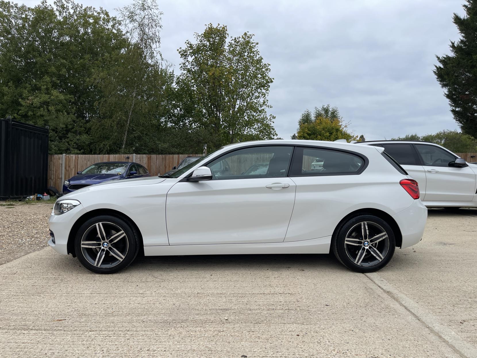 BMW 1 Series 1.5 118i Sport Hatchback 3dr Petrol Manual Euro 6 (s/s) (136 ps)