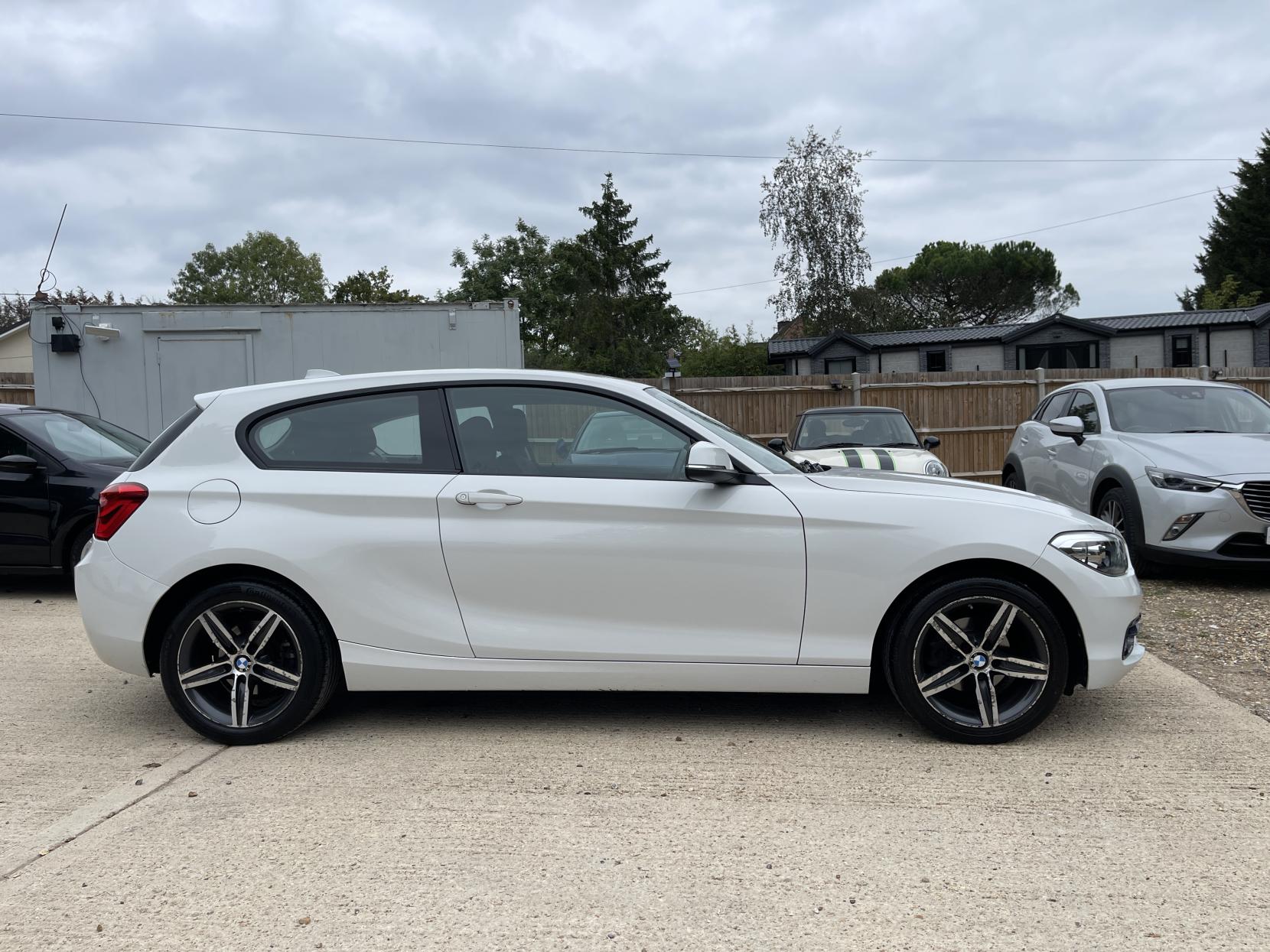 BMW 1 Series 1.5 118i Sport Hatchback 3dr Petrol Manual Euro 6 (s/s) (136 ps)