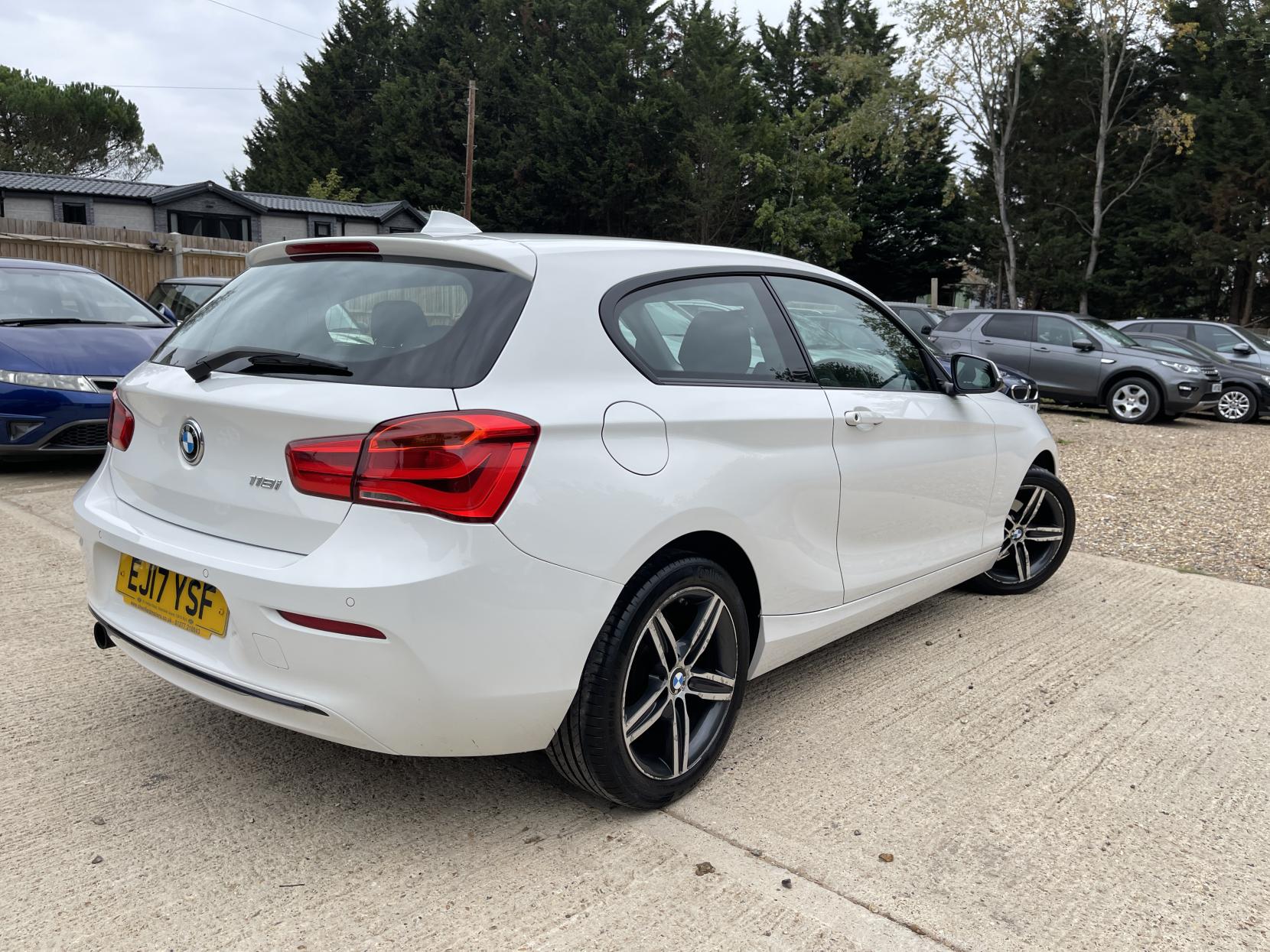 BMW 1 Series 1.5 118i Sport Hatchback 3dr Petrol Manual Euro 6 (s/s) (136 ps)