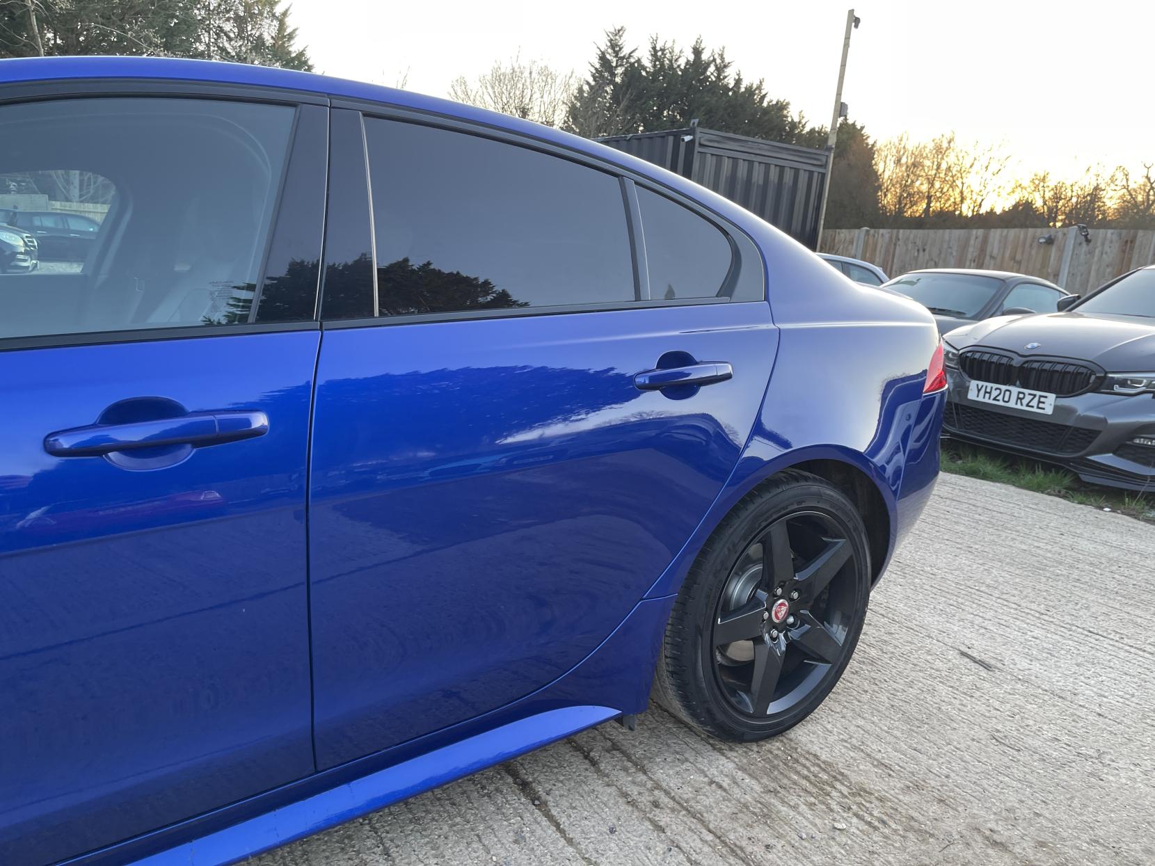 Jaguar XE 2.0d R-Sport Saloon 4dr Diesel Auto Euro 6 (s/s) (180 ps)